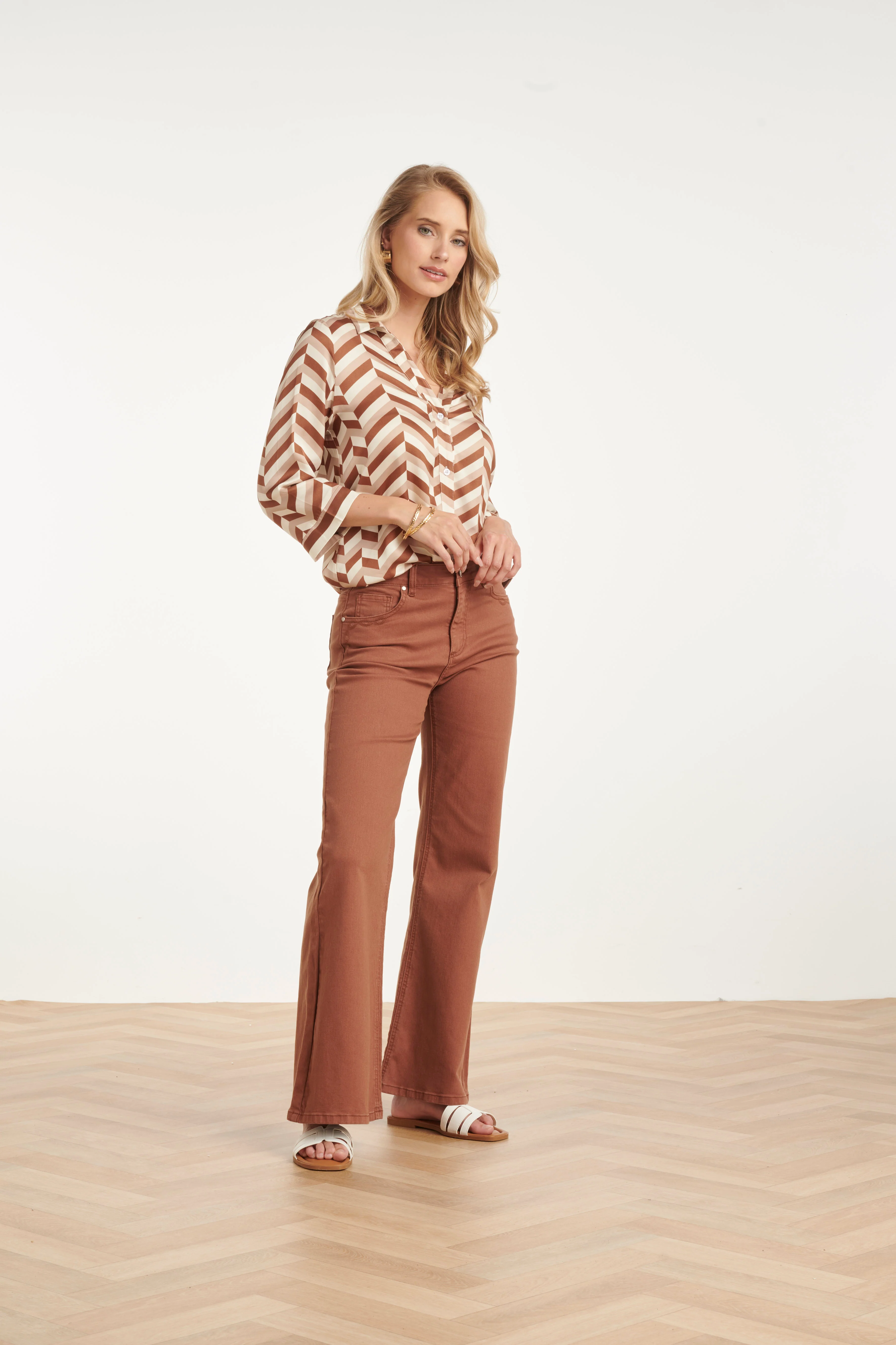 Blouse Met Grafische Chevron Print | Brown - Dark Sand - Image 6