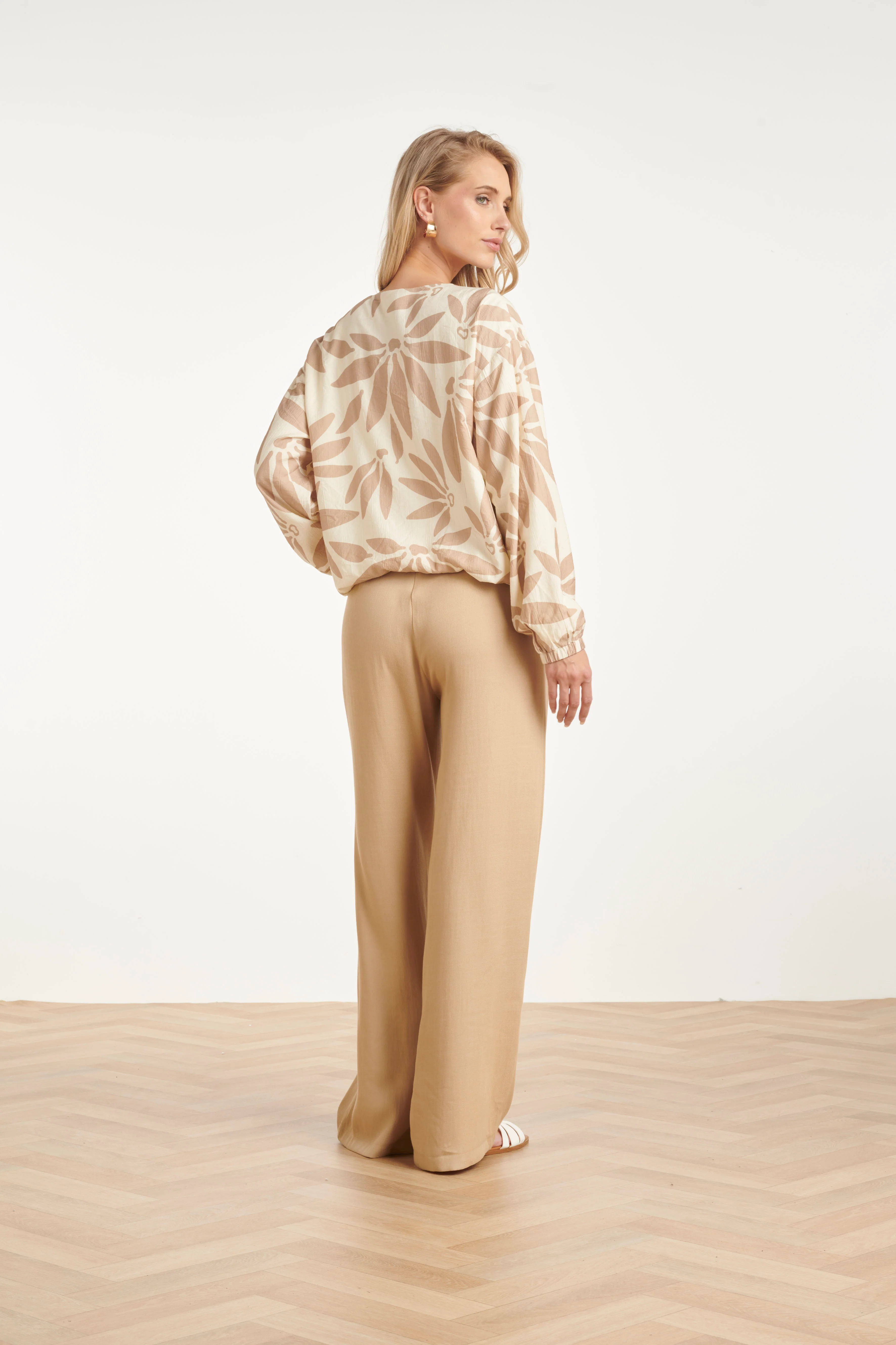 Bomberjack Met Abstracte Bloemprint - Beige/Wit | Off White - Dark Sand - Image 5