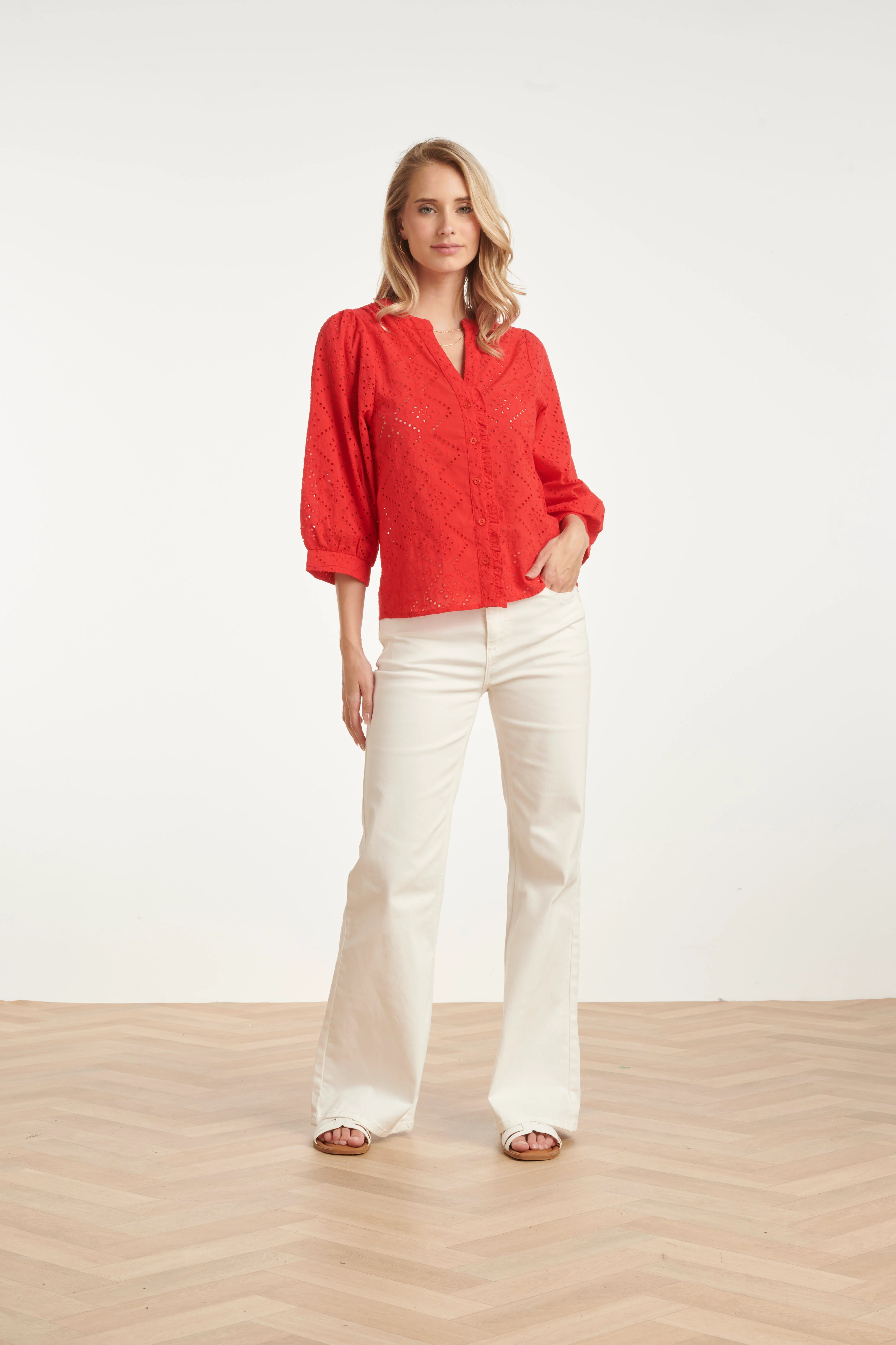 Broderie Blouse Met Knoopsluiting En Driekwart Mouwen | Red