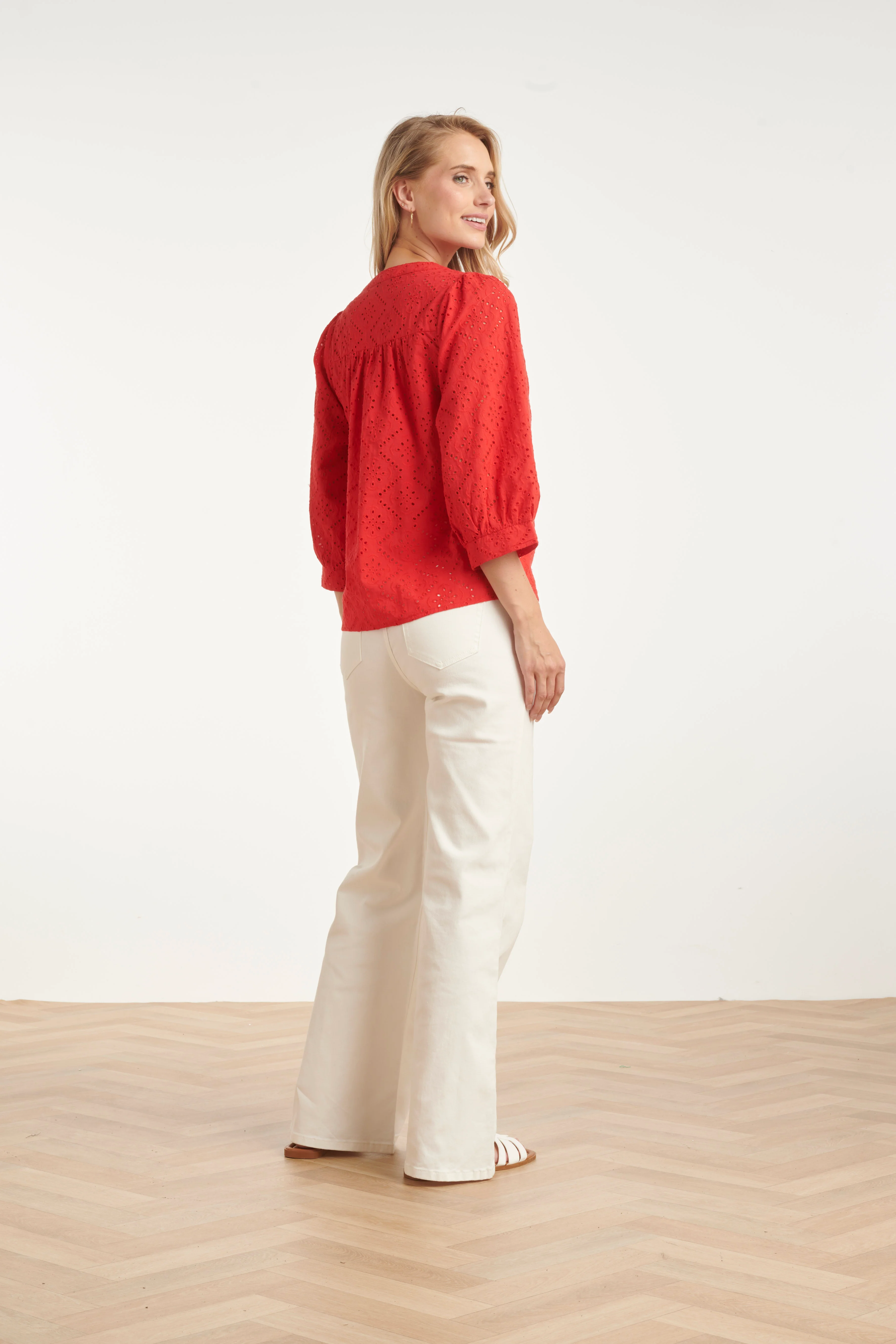 Broderie Blouse Met Knoopsluiting En Driekwart Mouwen | Red - Image 10