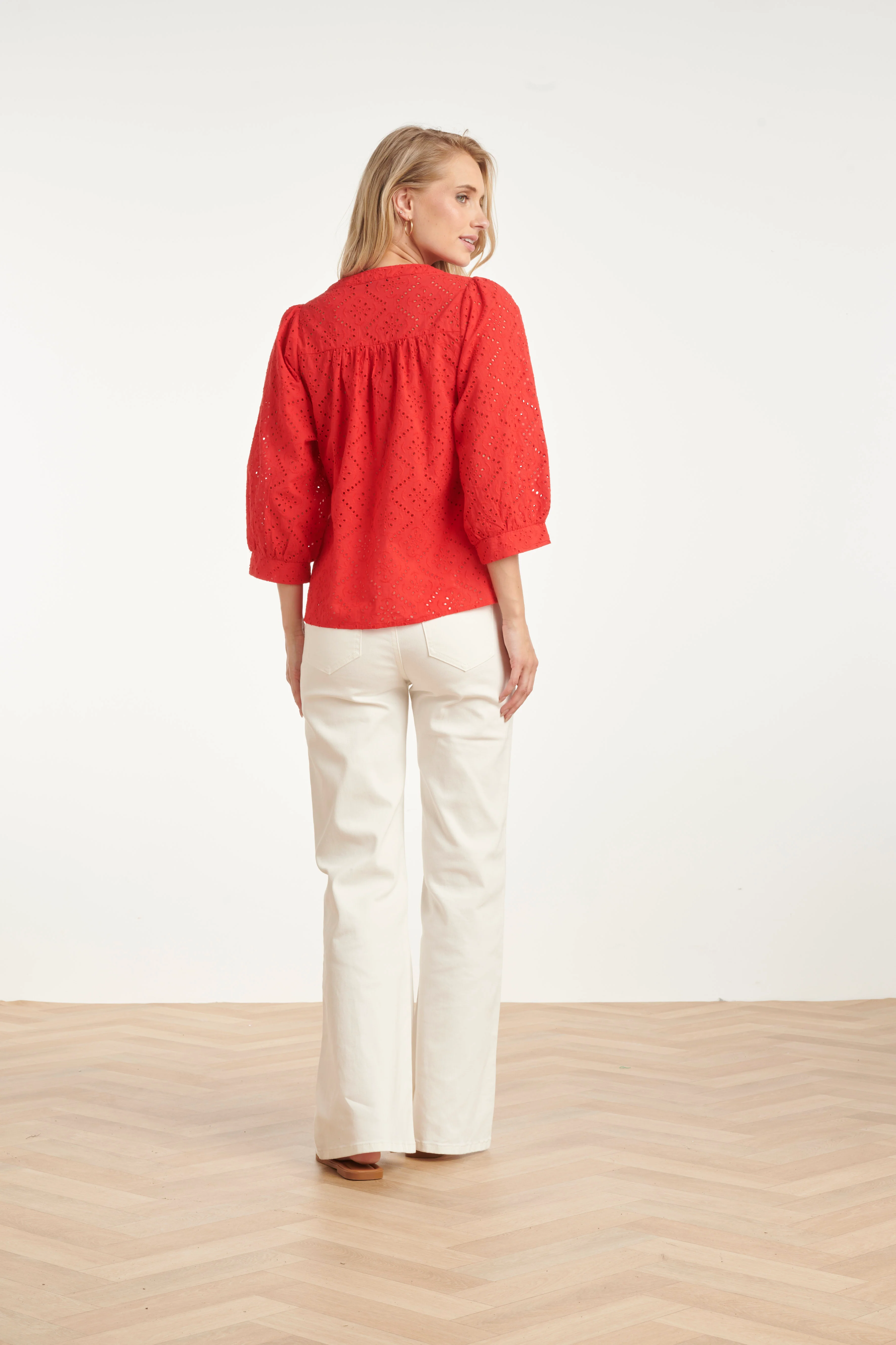Broderie Blouse Met Knoopsluiting En Driekwart Mouwen | Red - Image 9