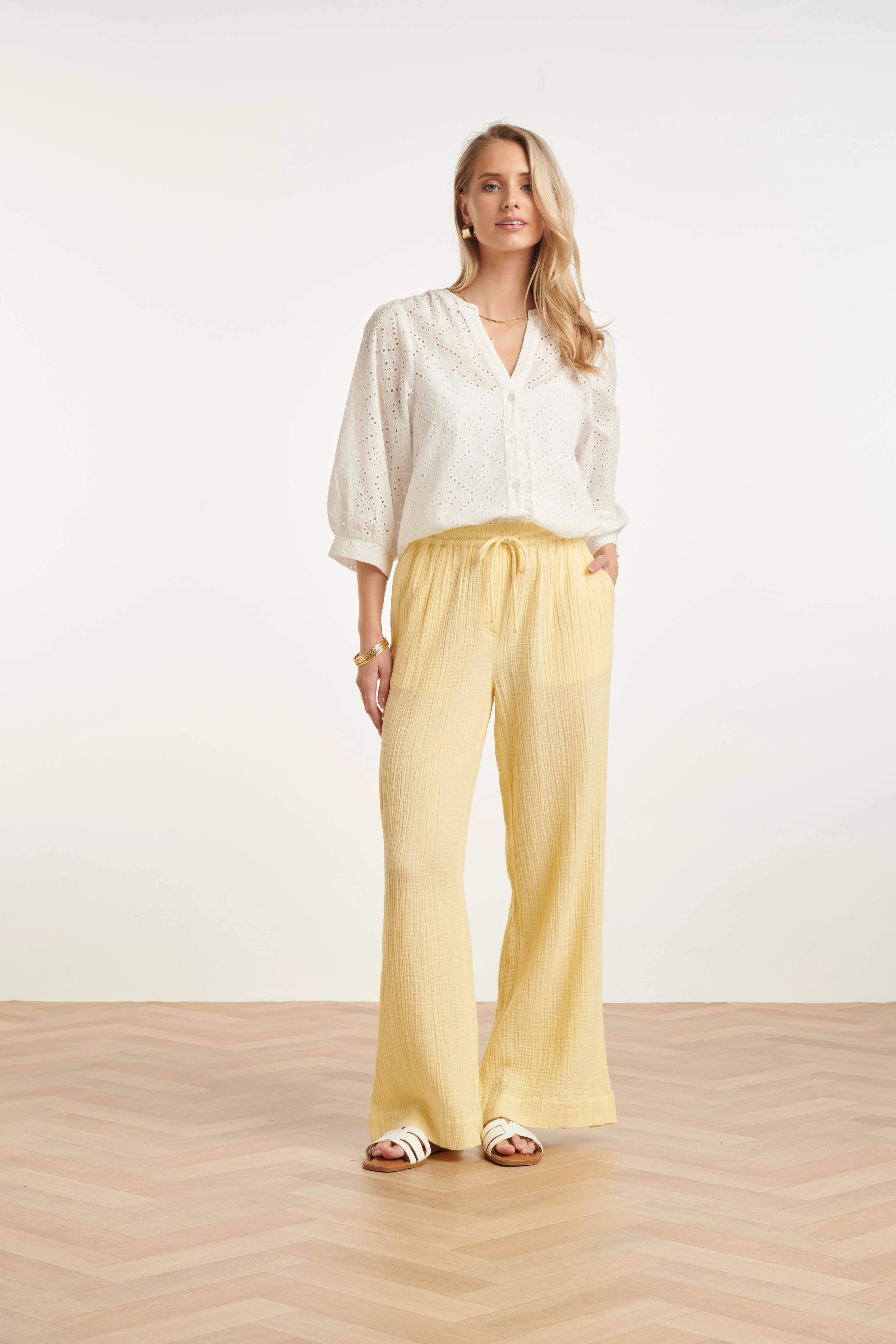 Broderie Blouse Met Knoopsluiting En Driekwart Mouwen | White