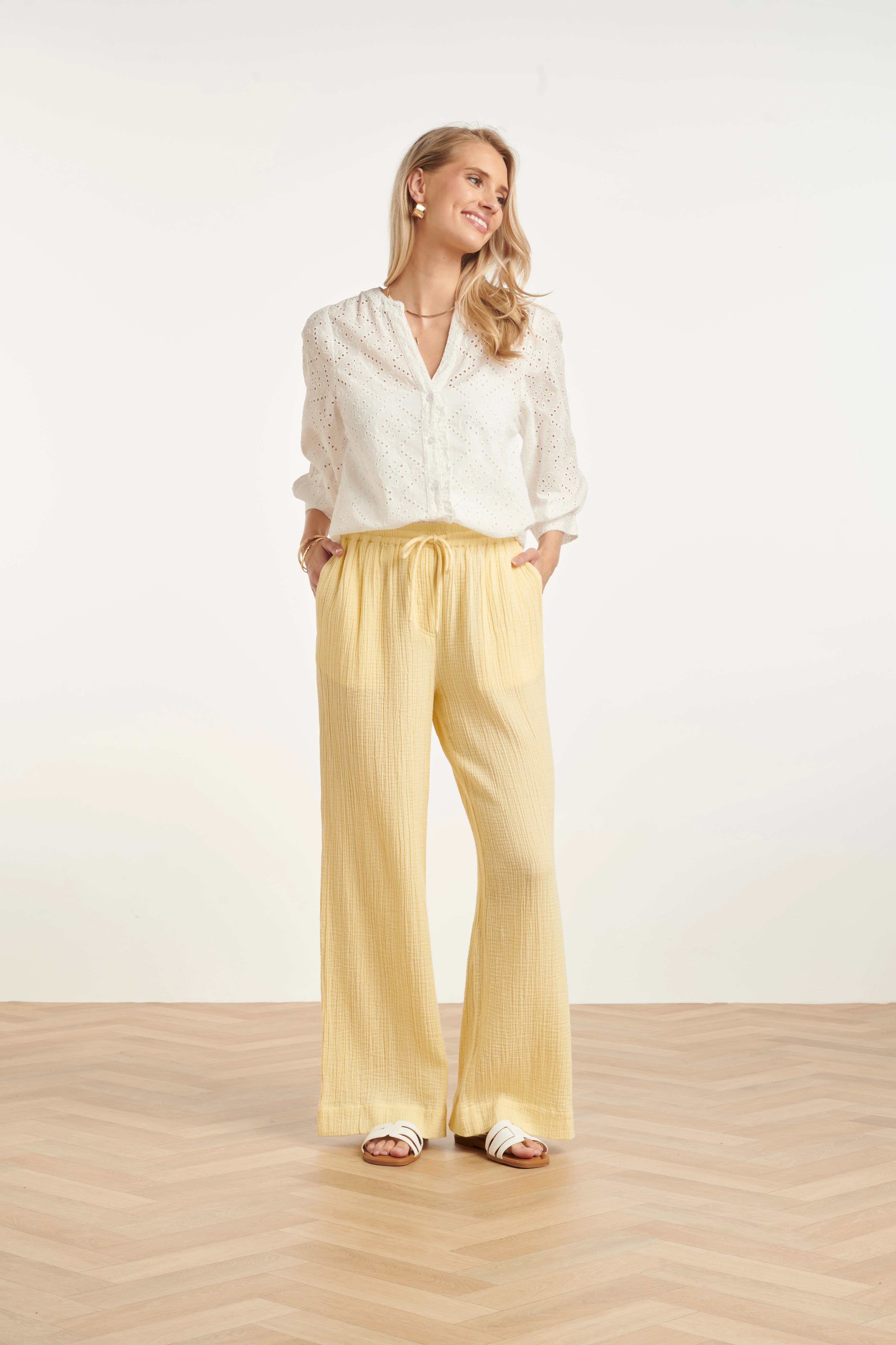 Broderie Blouse Met Knoopsluiting En Driekwart Mouwen | White - Image 3