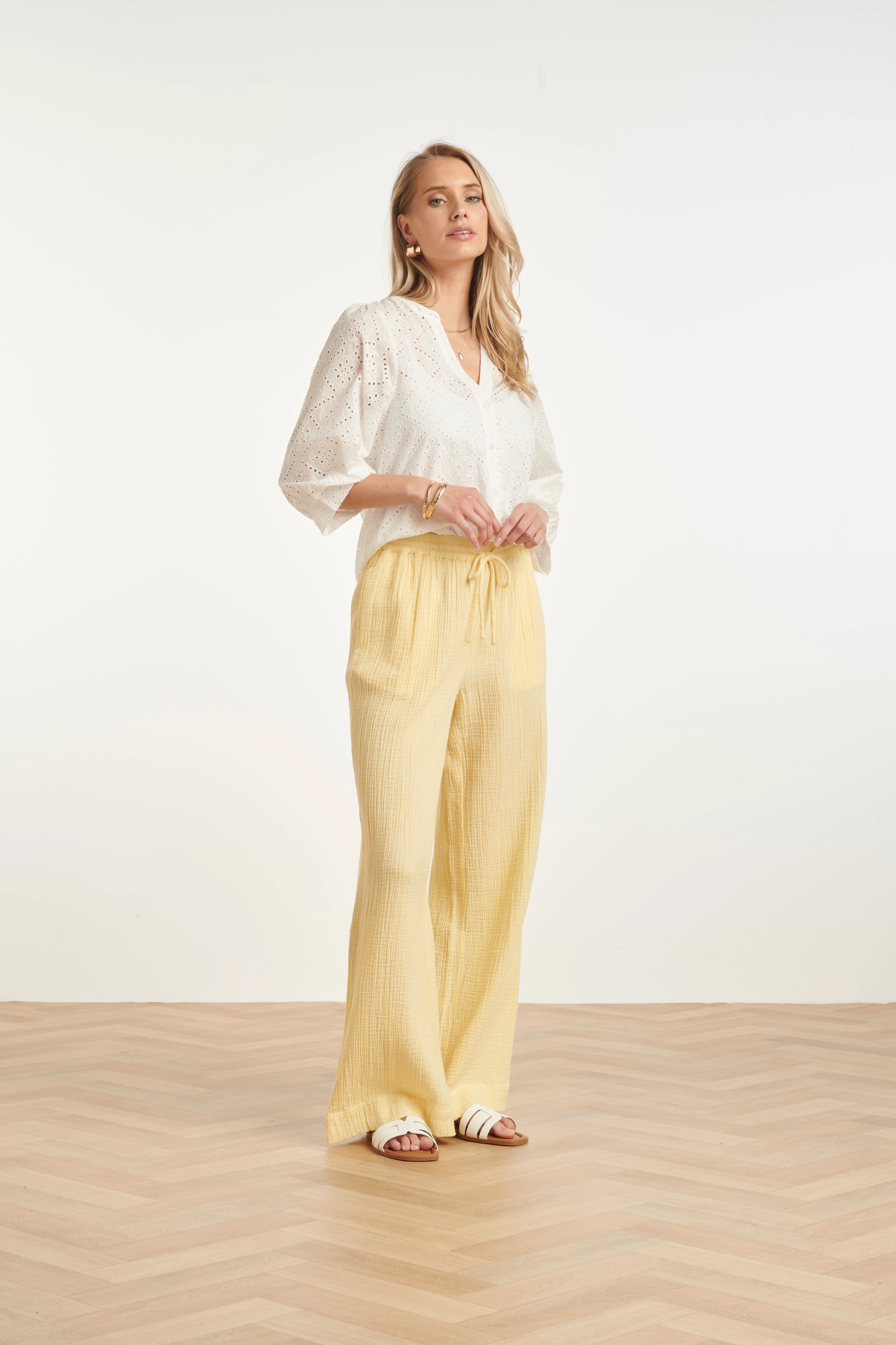 Broderie Blouse Met Knoopsluiting En Driekwart Mouwen | White - Image 5