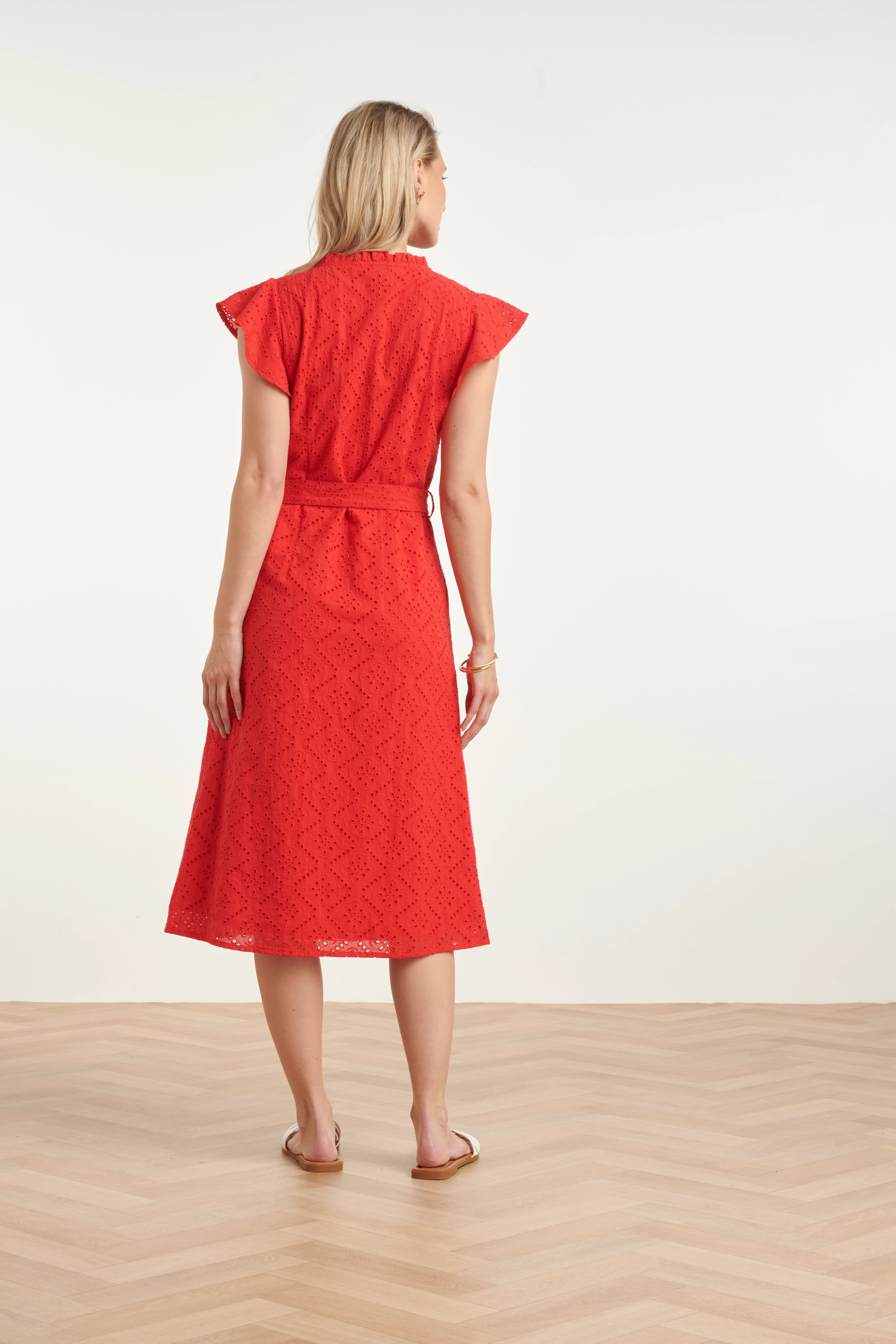 Broderie Doorknoopjurk Met Flutter Mouwen | Red - Image 12