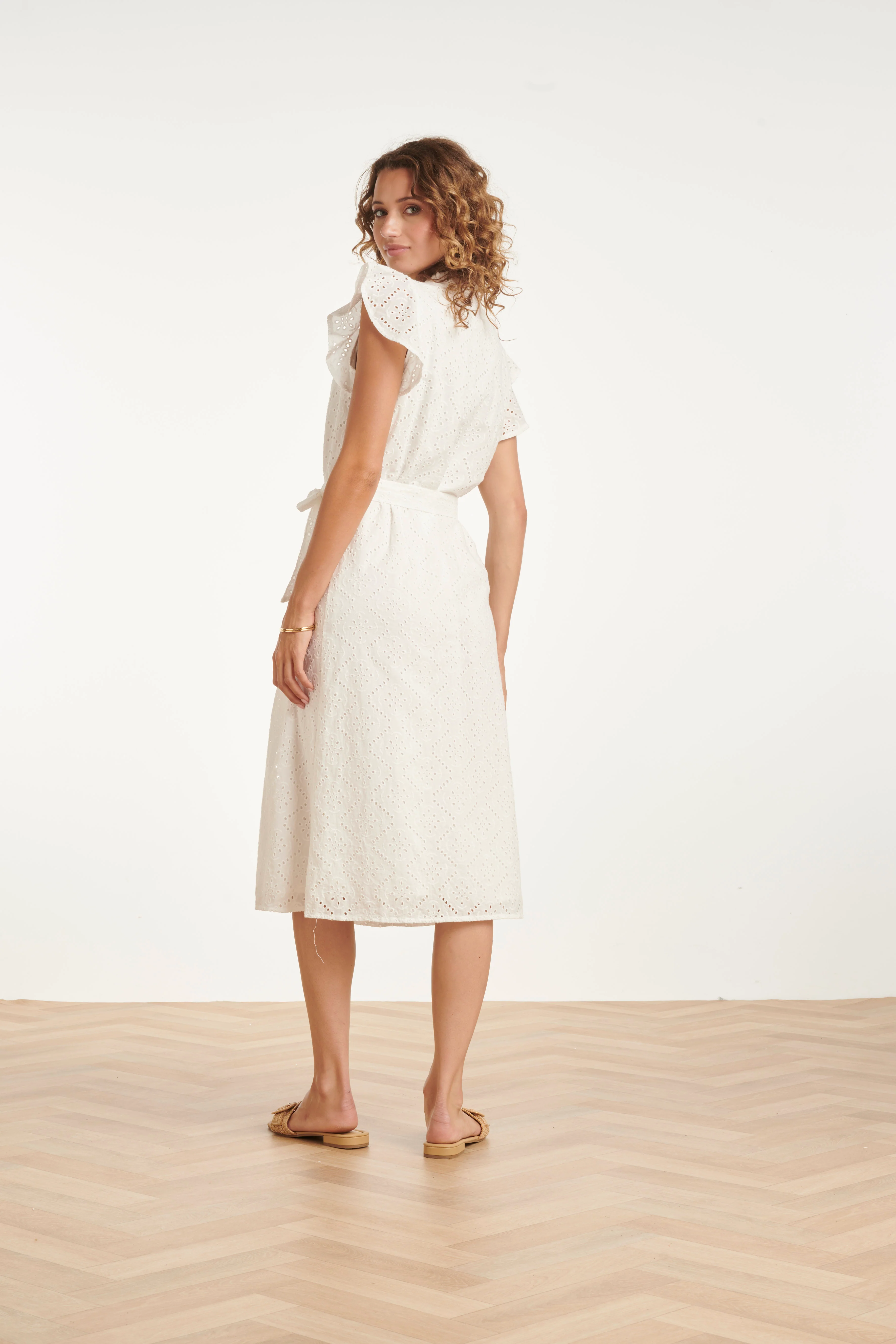 Broderie Doorknoopjurk Met Flutter Mouwen | White - Image 6