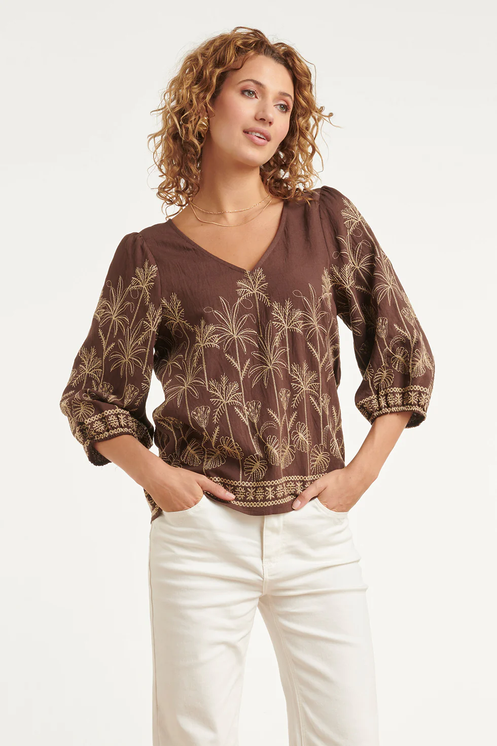 Bruine Blouse Met Goudkleurige Borduursels En V-Hals | Brown - Image 4