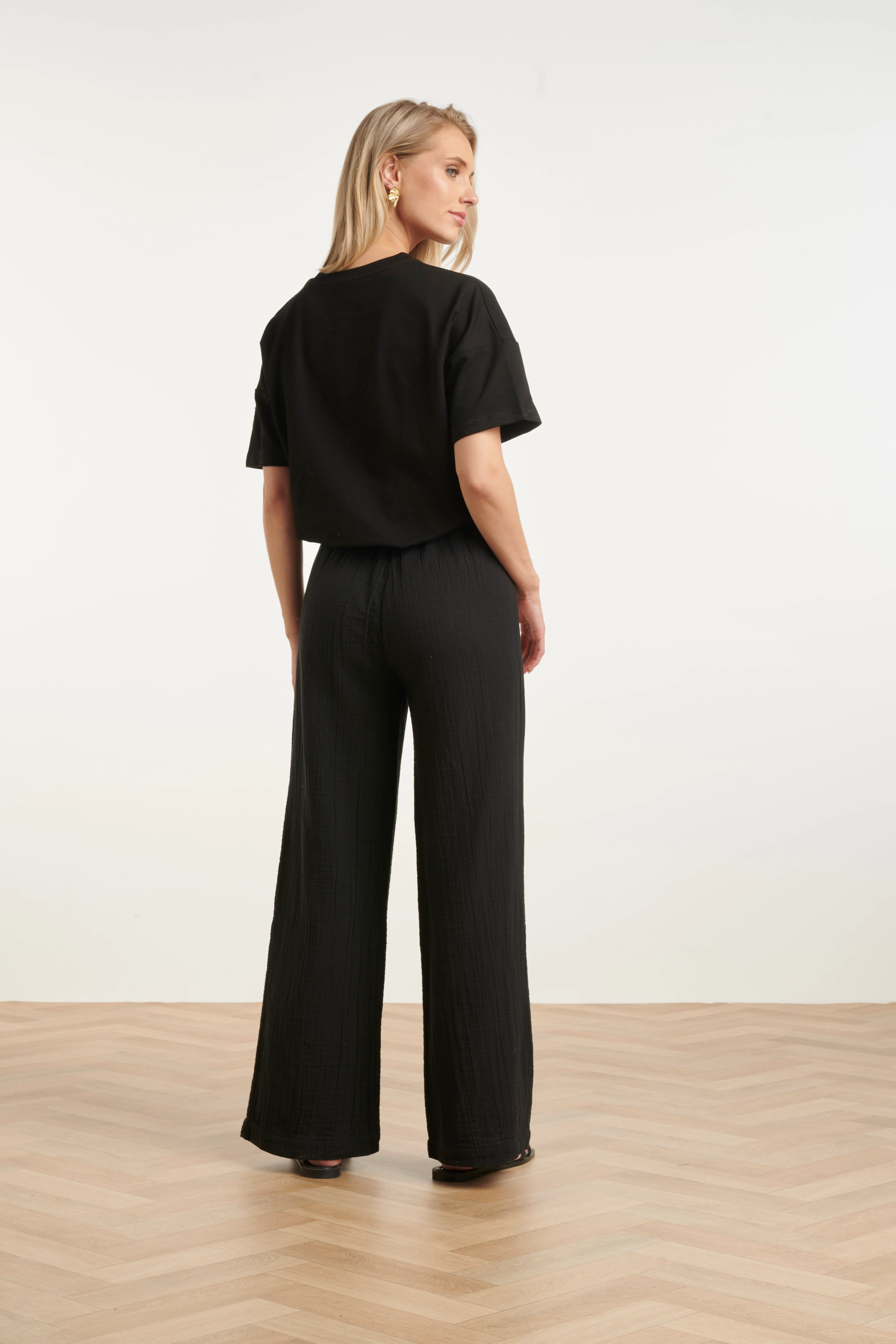 Comfortabele Wide Leg Broek Met Contrasterende Borduring | Black - Off White - Image 9