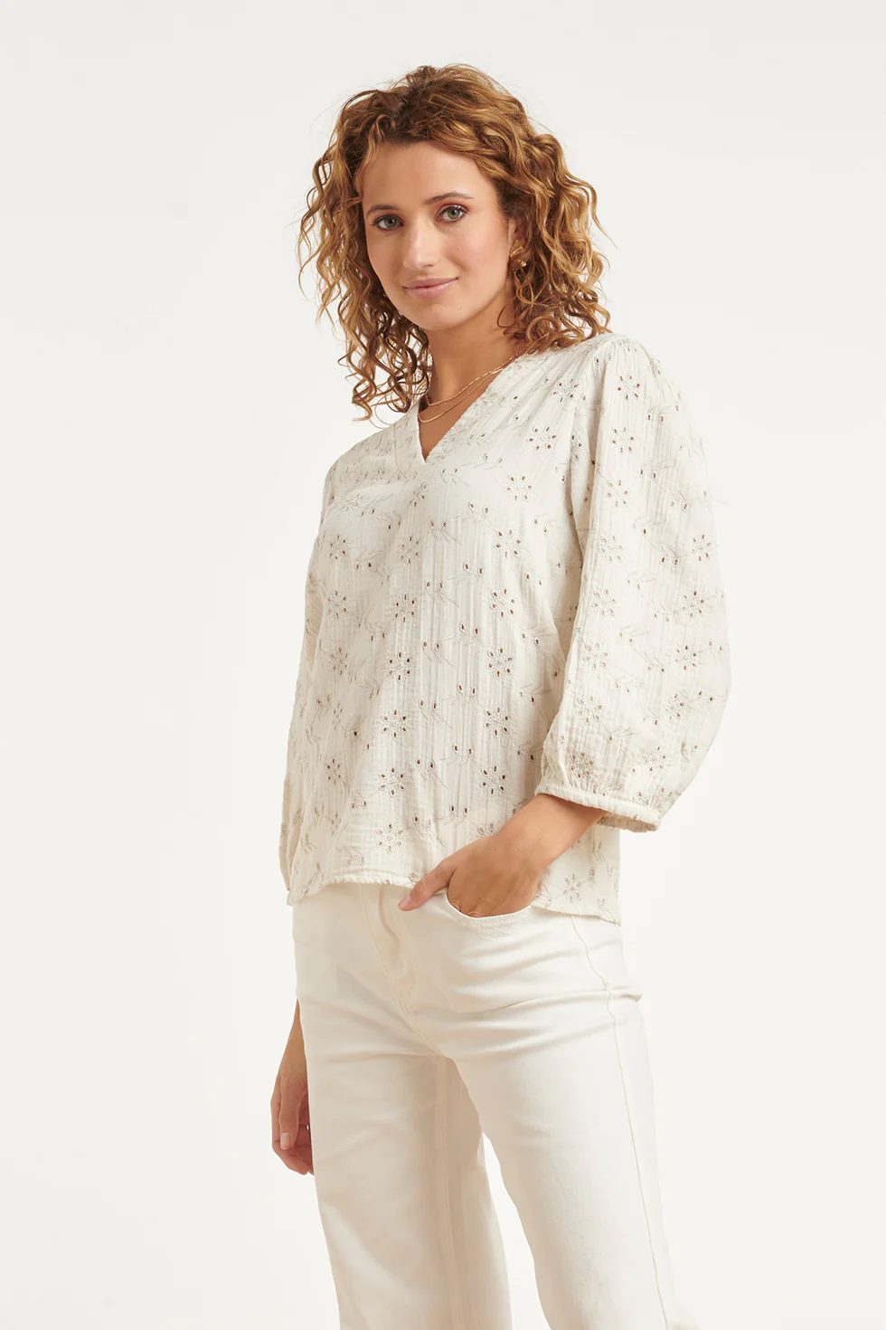 Crème Blouse Met Fijne Bloemenprint En V-Hals | Off White - Image 4