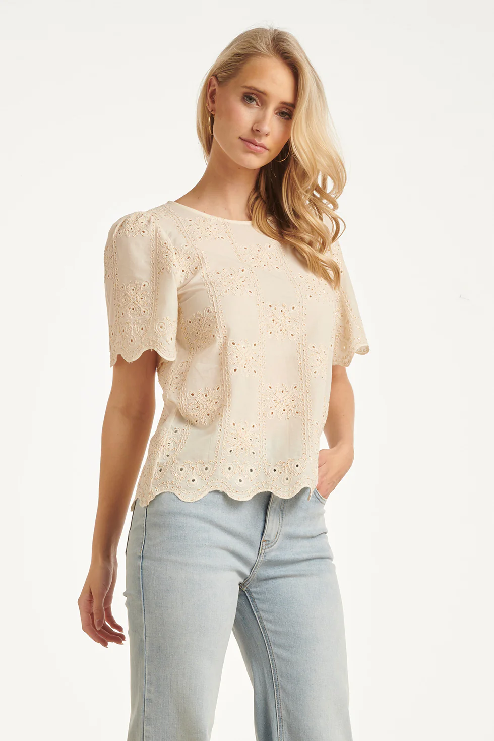 Crème Broderie Top Met Korte Mouwen En Scallop Zoom | Off White - Image 8