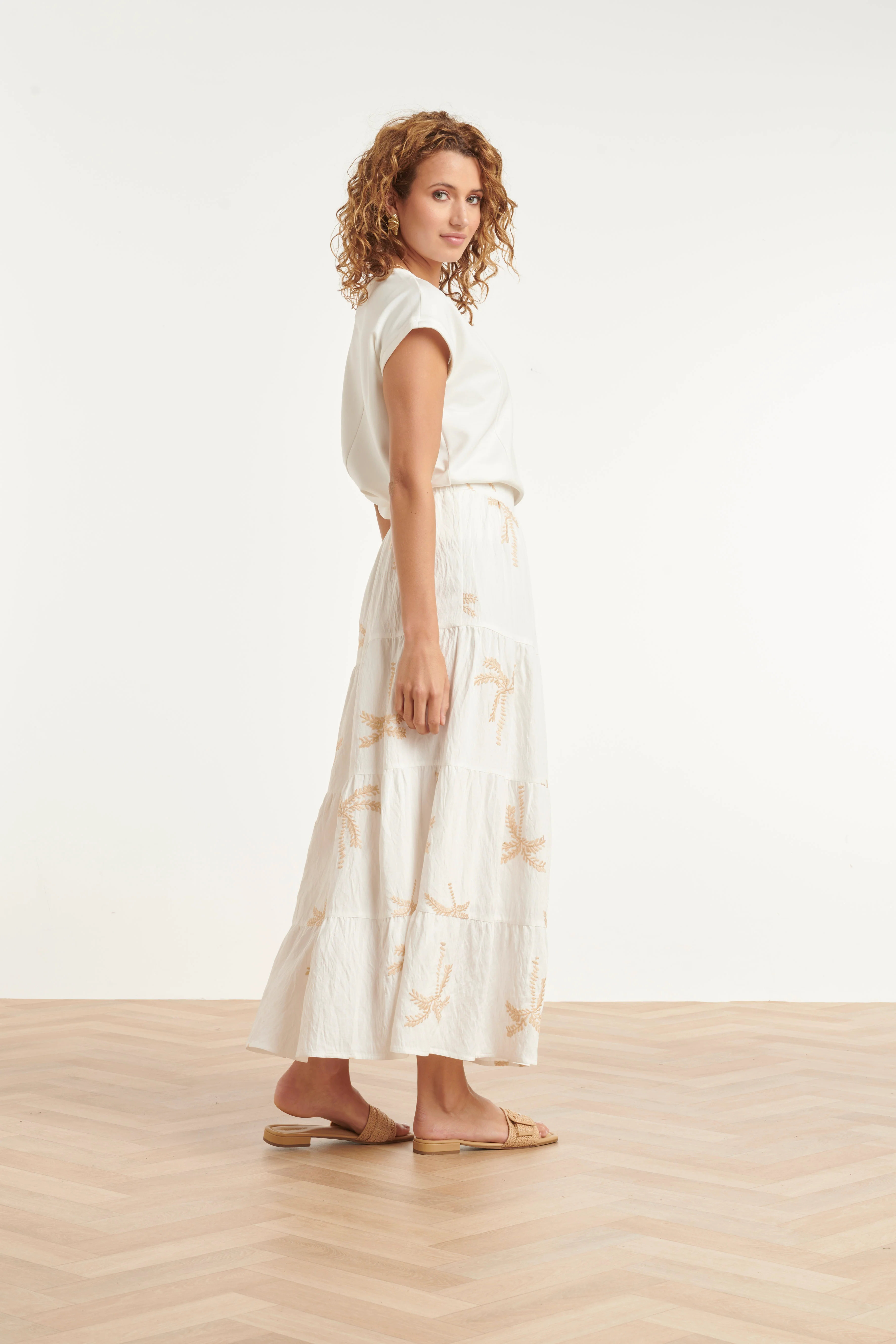 Crème Rok Met Goudkleurige Palmprint En Volants | Off White - Sand - Image 5