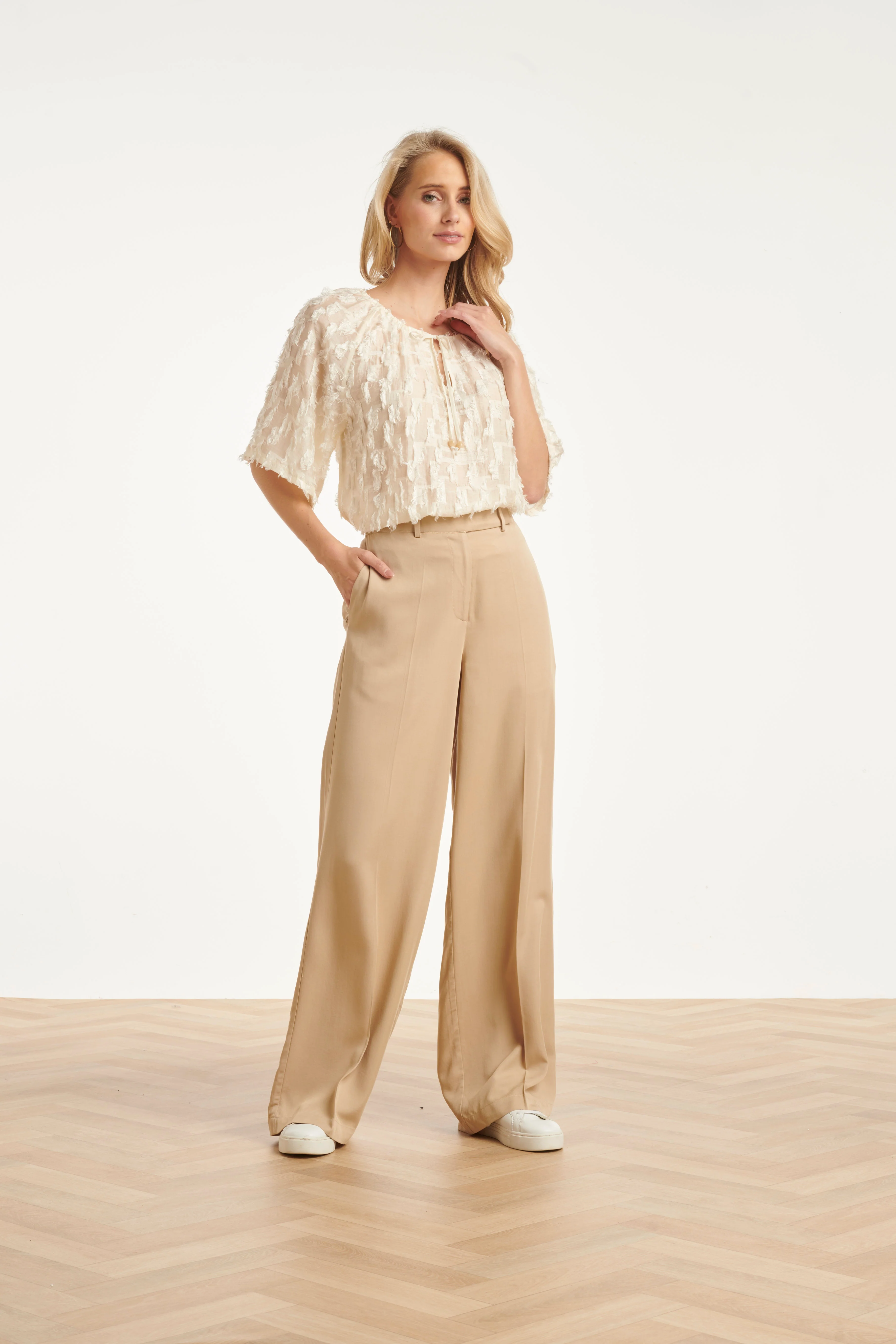 Crème Top Met Transparante Fringe Structuurstof | Off White - Image 6