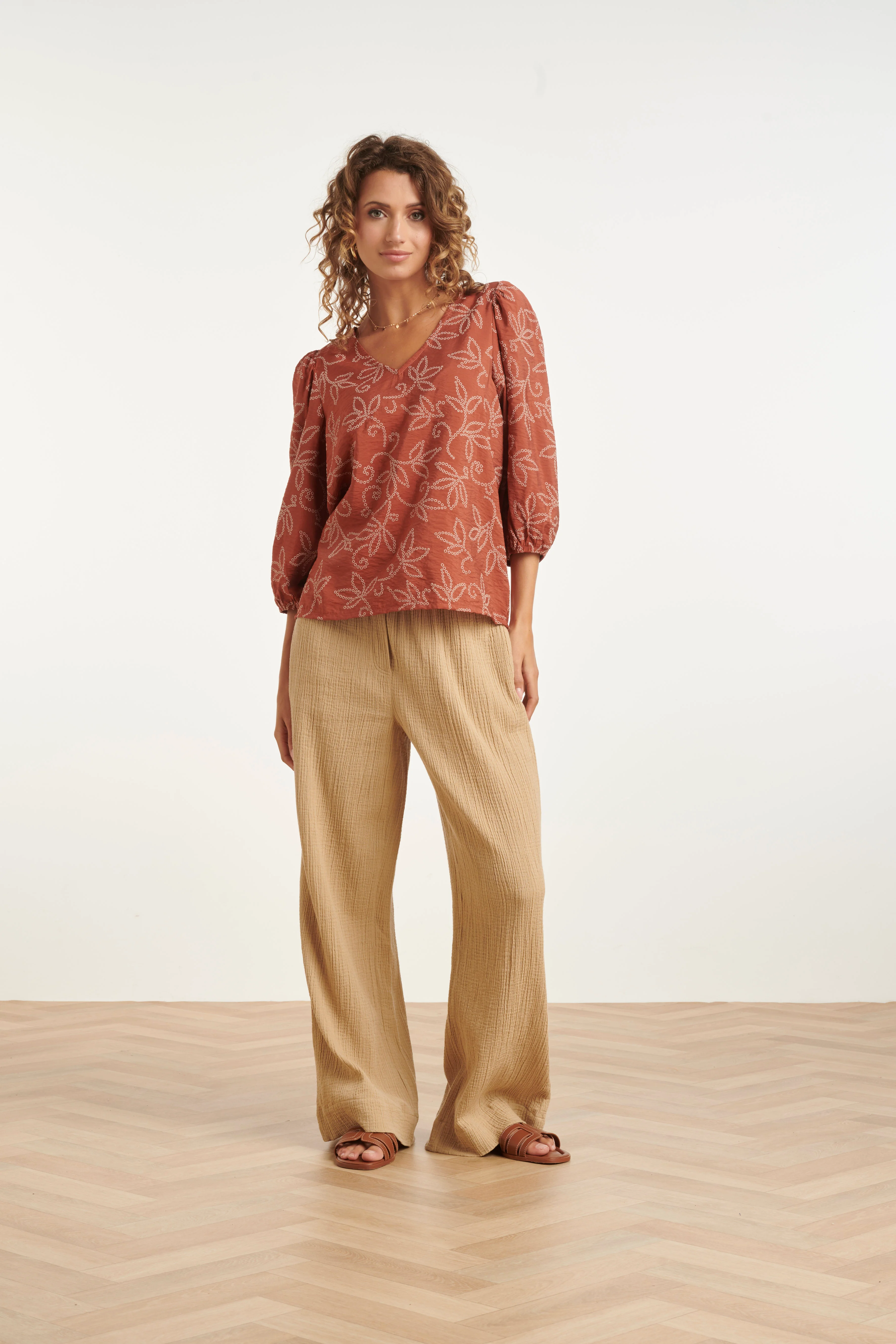 Dames Blouse Met Verfijnde Bloem Print En V-Hals | Brique