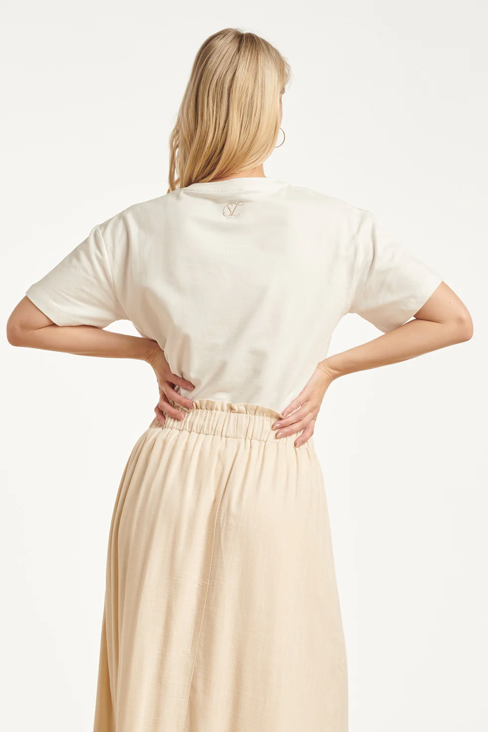 Dames T-Shirt Met Borduurdetail En Hartvormige Accenten | Off White - Sand - Image 12