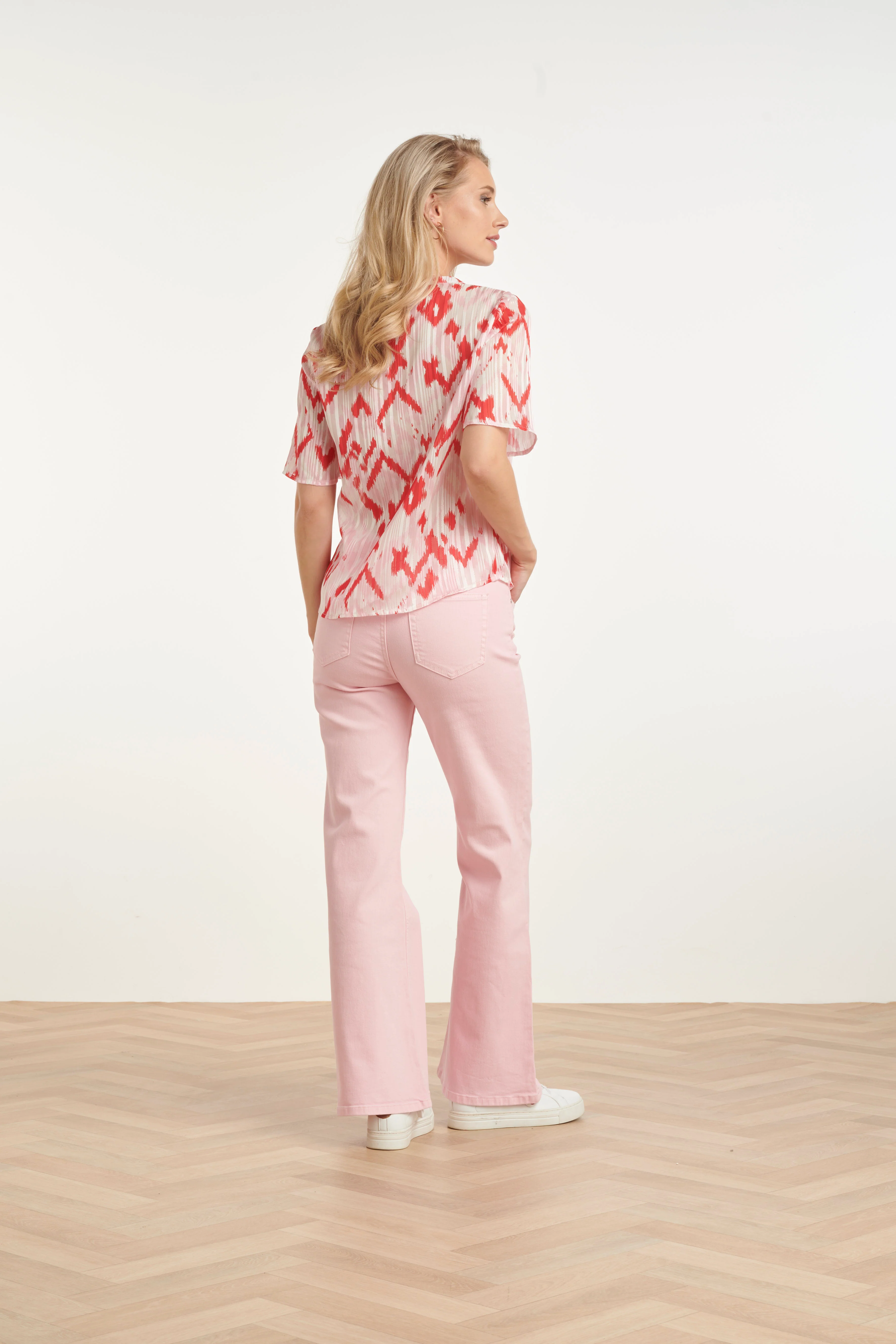 Dames Top Met Grafische Aztec Print In Roze En Rood | Red - Pink - Image 5