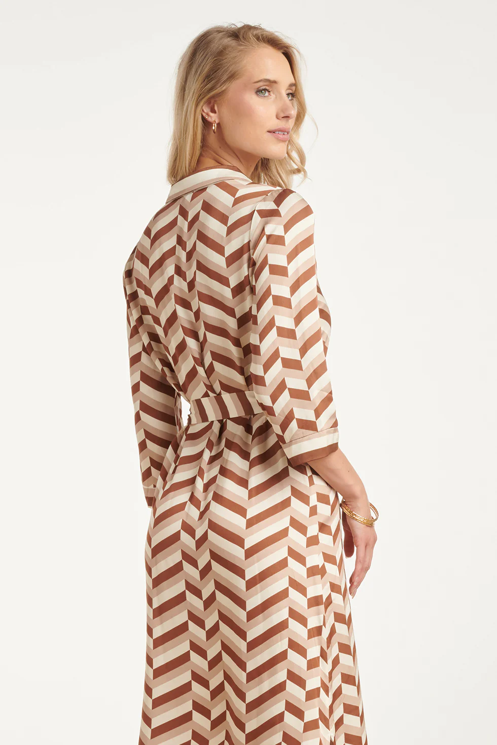 Doorknoopjurk Met Bruine Chevron Print | Brown - Dark Sand - Image 6
