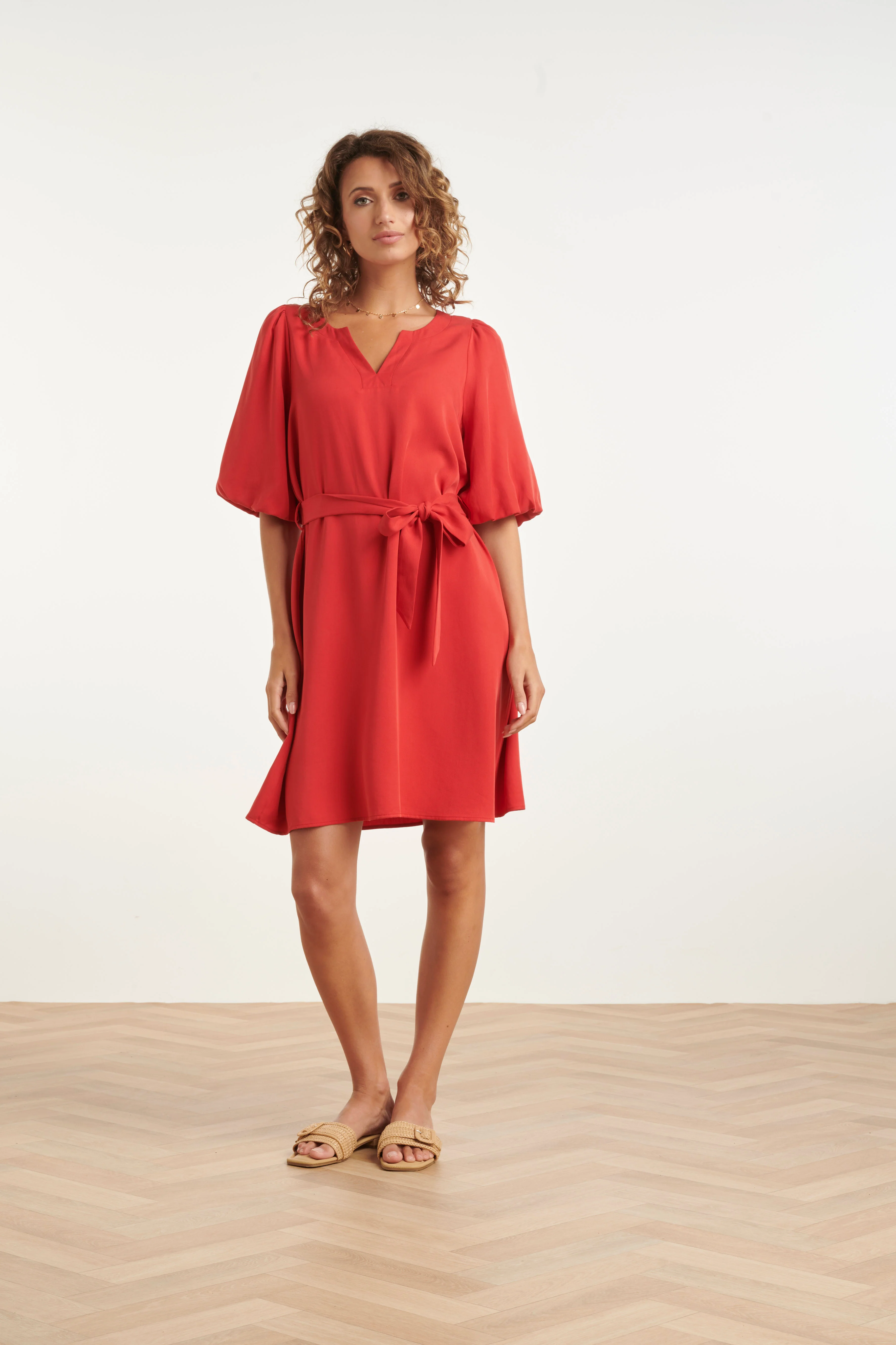 Elegante A-Lijn Jurk Met V-Hals En Strikceintuur | Red - Image 3