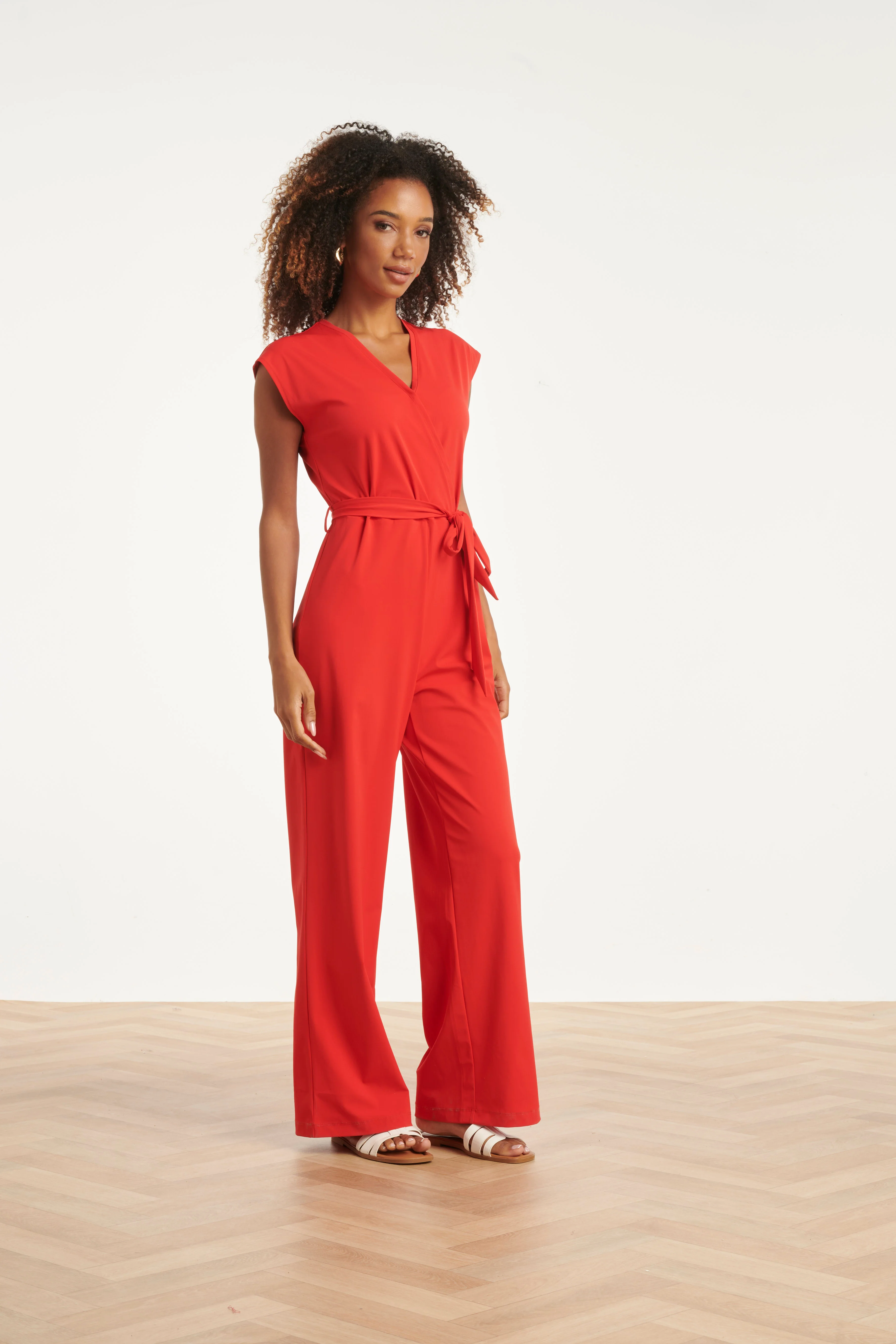 Elegante Jumpsuit In Travel Kwaliteit Met Wijde Pijp | Red - Image 4