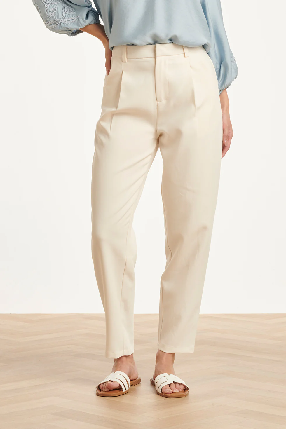 Elegante Pantalon Met Plooi En Hoge Taille | Off White - Image 3