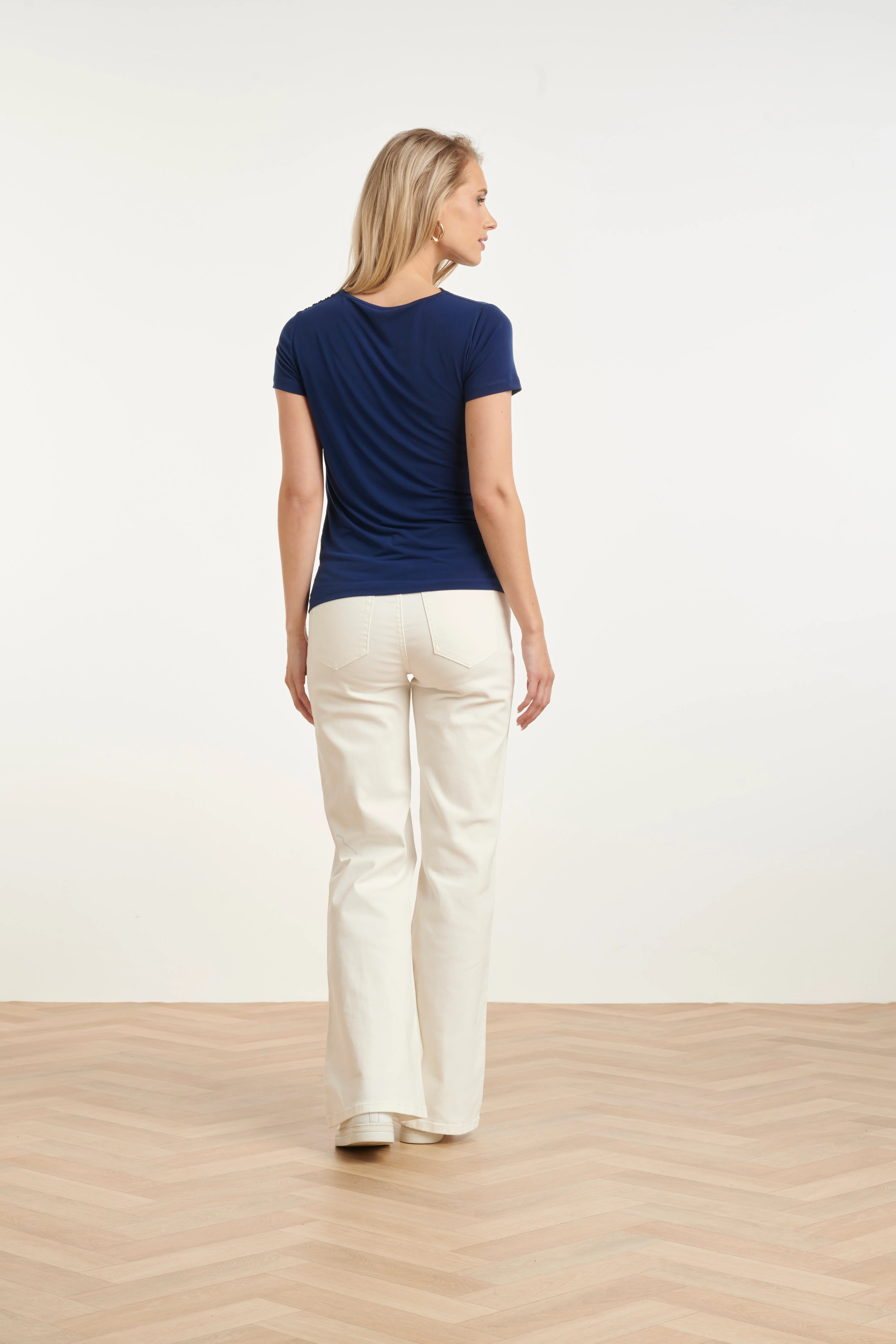 Elegante Stretch Top Met Gedrapeerde Halslijn | Navy - Image 9