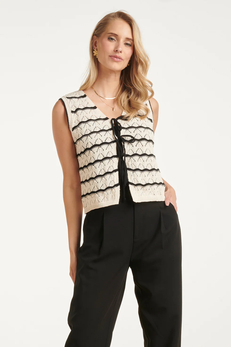 Gebreide Top Met Trendy Vetersluiting | Off White - Black - Image 2