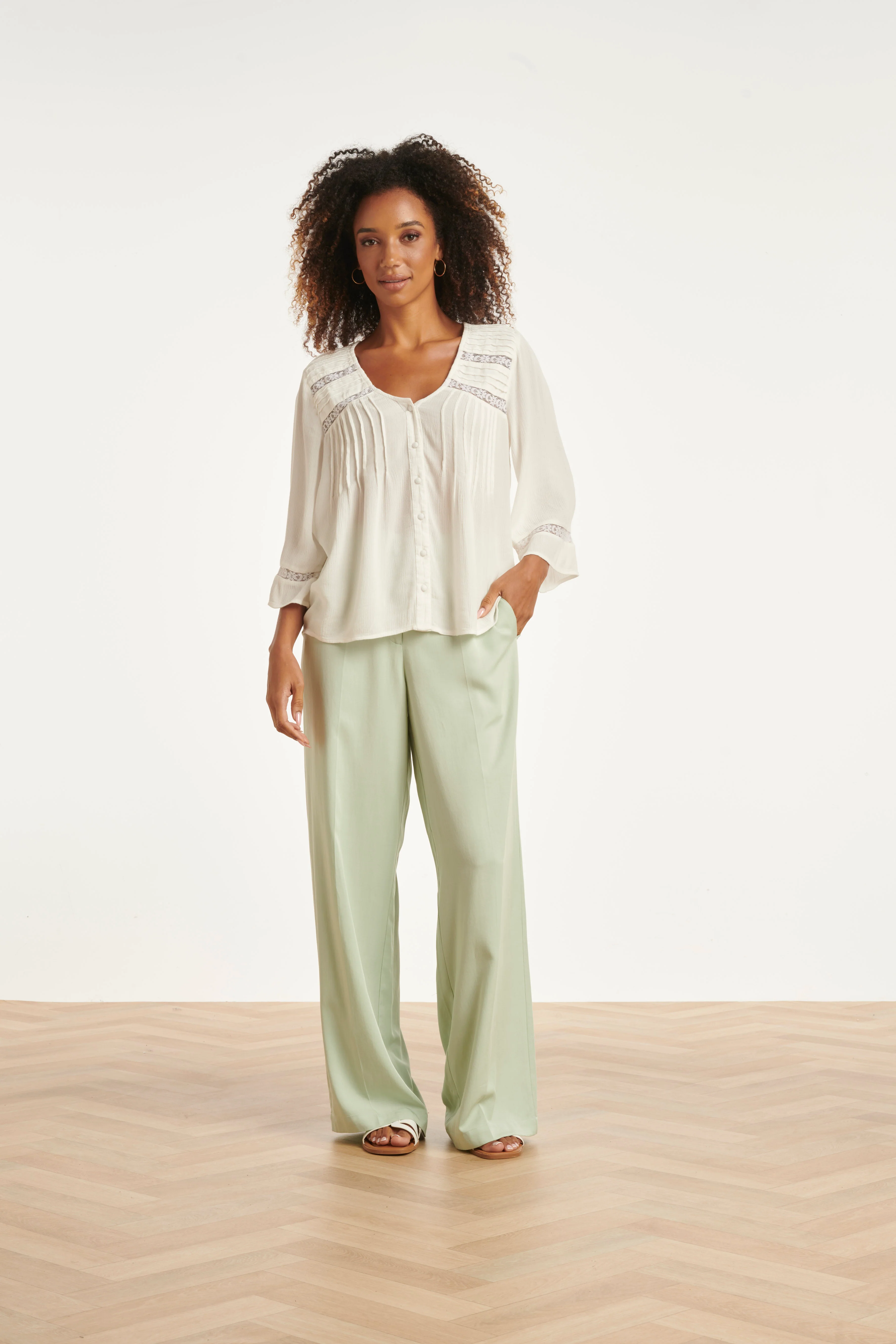 Gebroken Wit Blouse Met Kant En Fijne Details | Off White