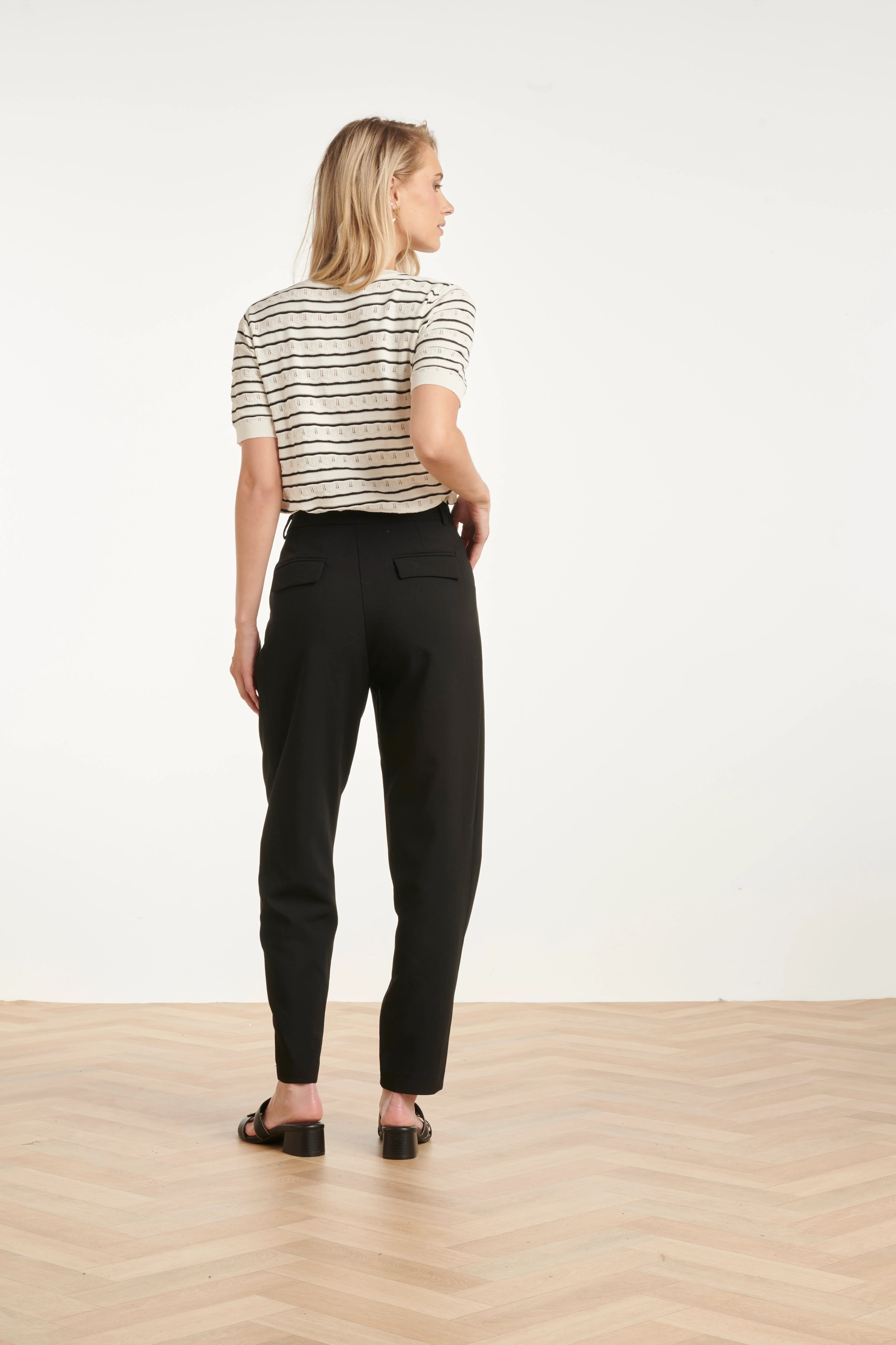 Gestreept Gebreid T-Shirt Zwart & Off-White Met V-Hals | Off White - Black - Image 10