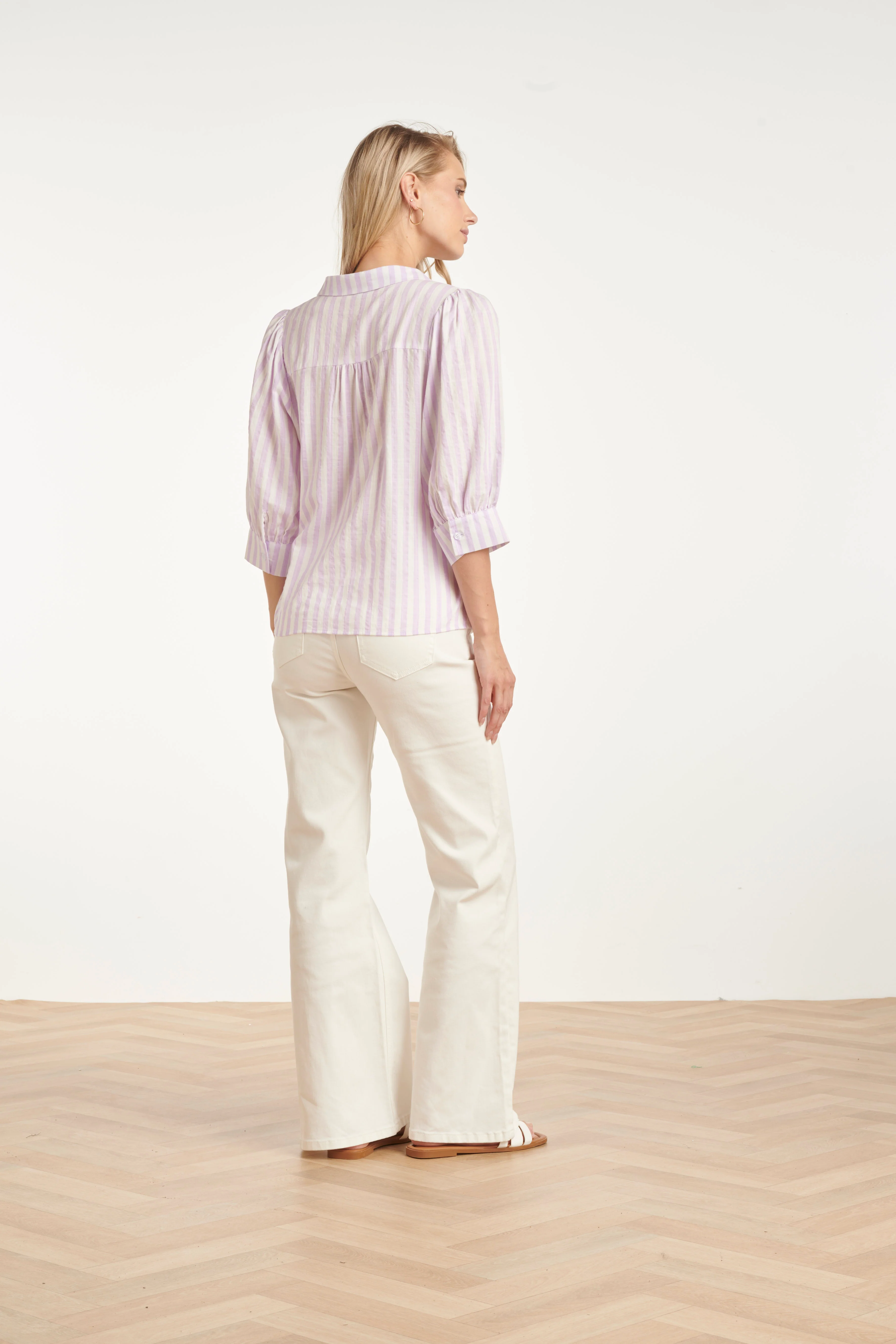 Gestreepte Dames Blouse Met Pofmouwen | Lilac - White - Image 5