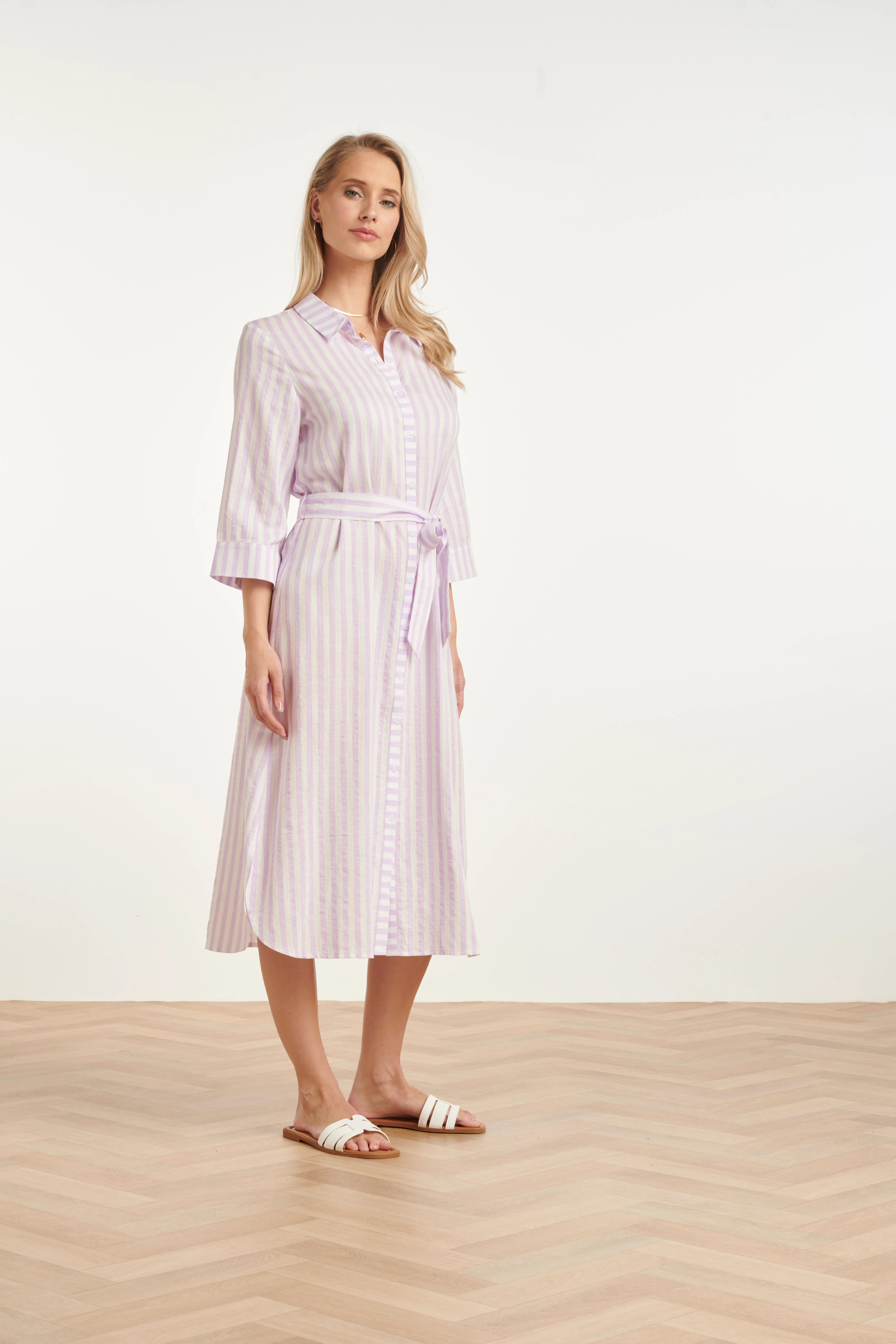 Gestreepte Maxi-Jurk Met Tailleceintuur | Lilac - White - Image 4