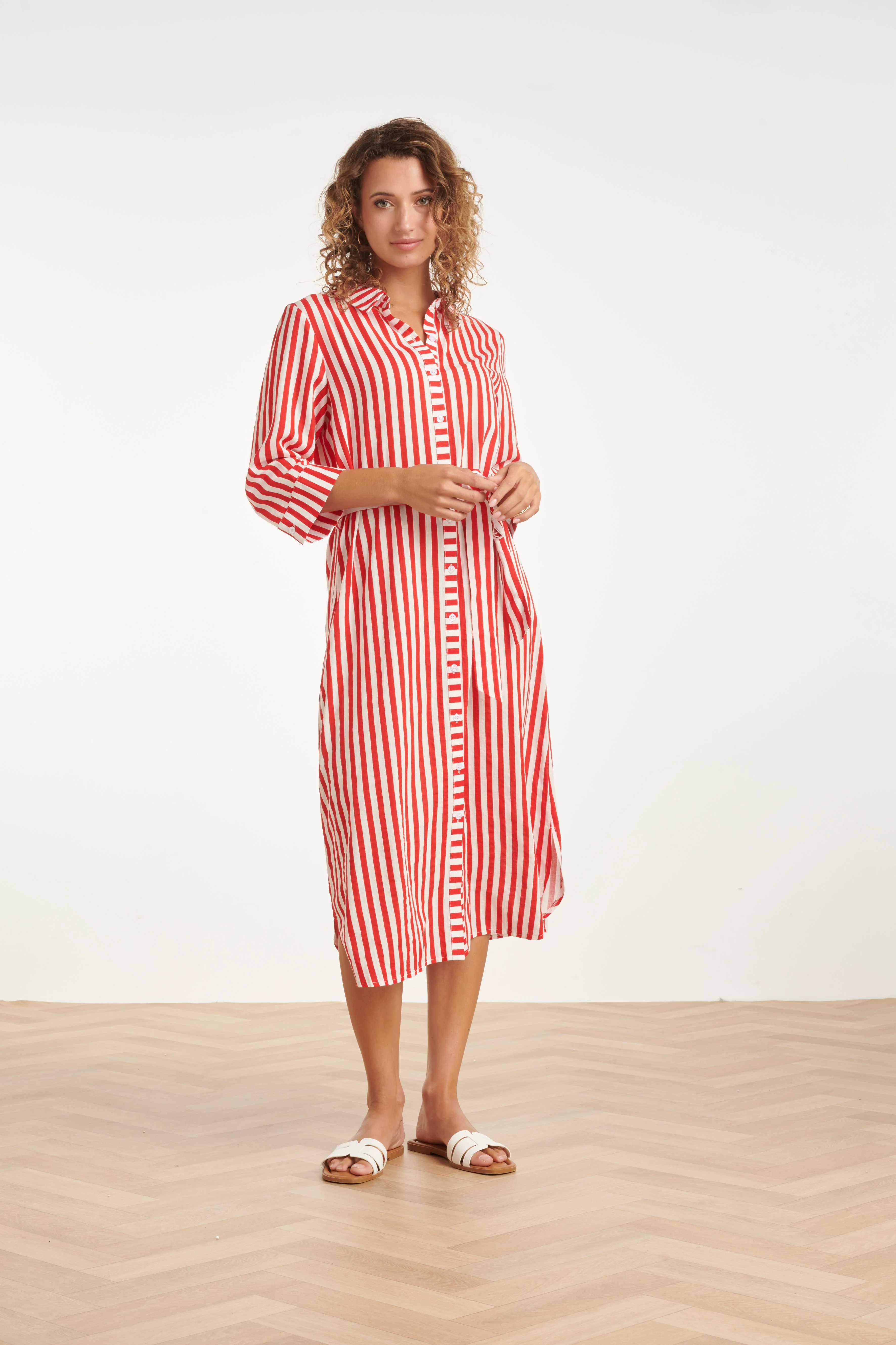 Gestreepte Maxi-Jurk Met Tailleceintuur | Red - White - Image 4