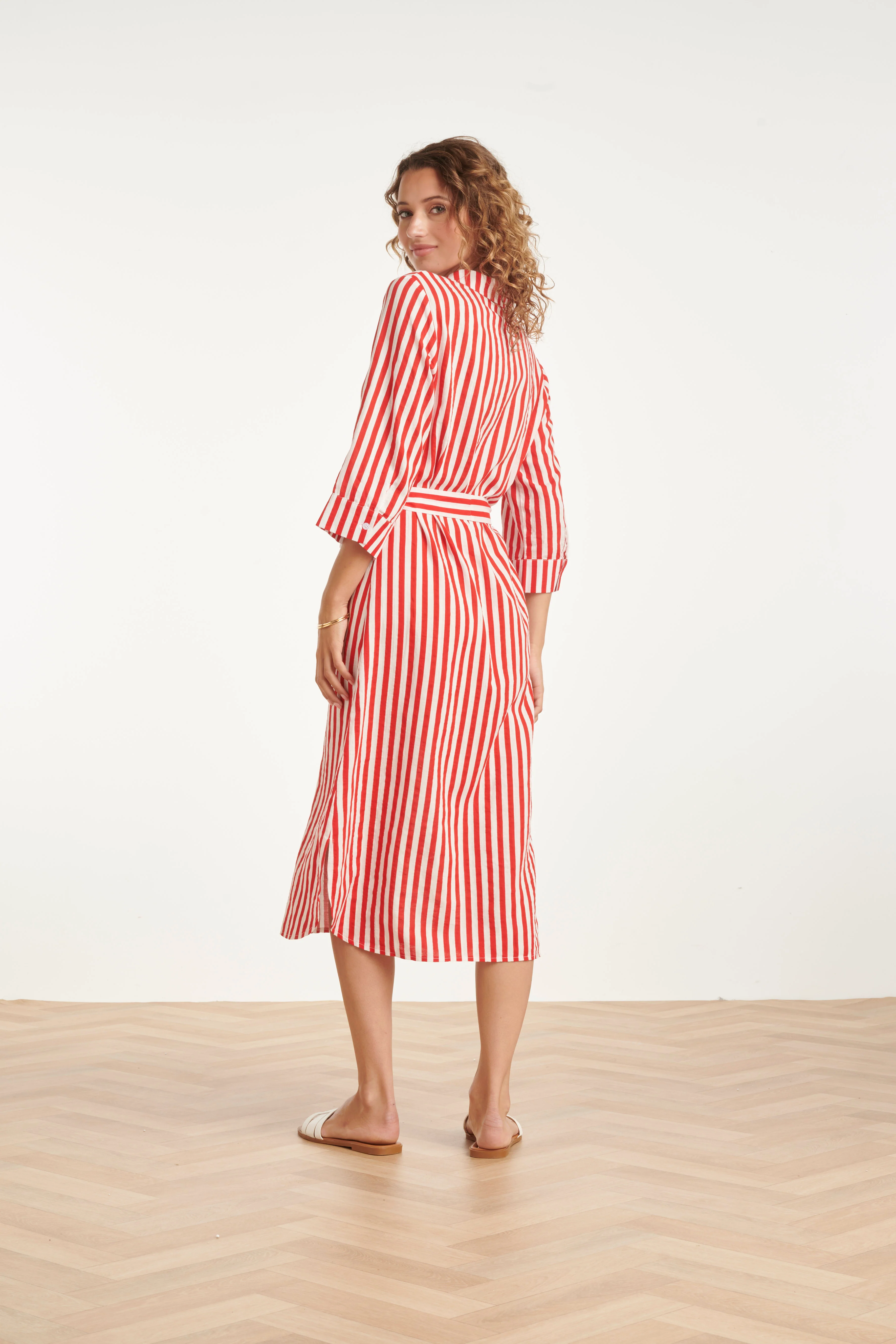 Gestreepte Maxi-Jurk Met Tailleceintuur | Red - White - Image 6