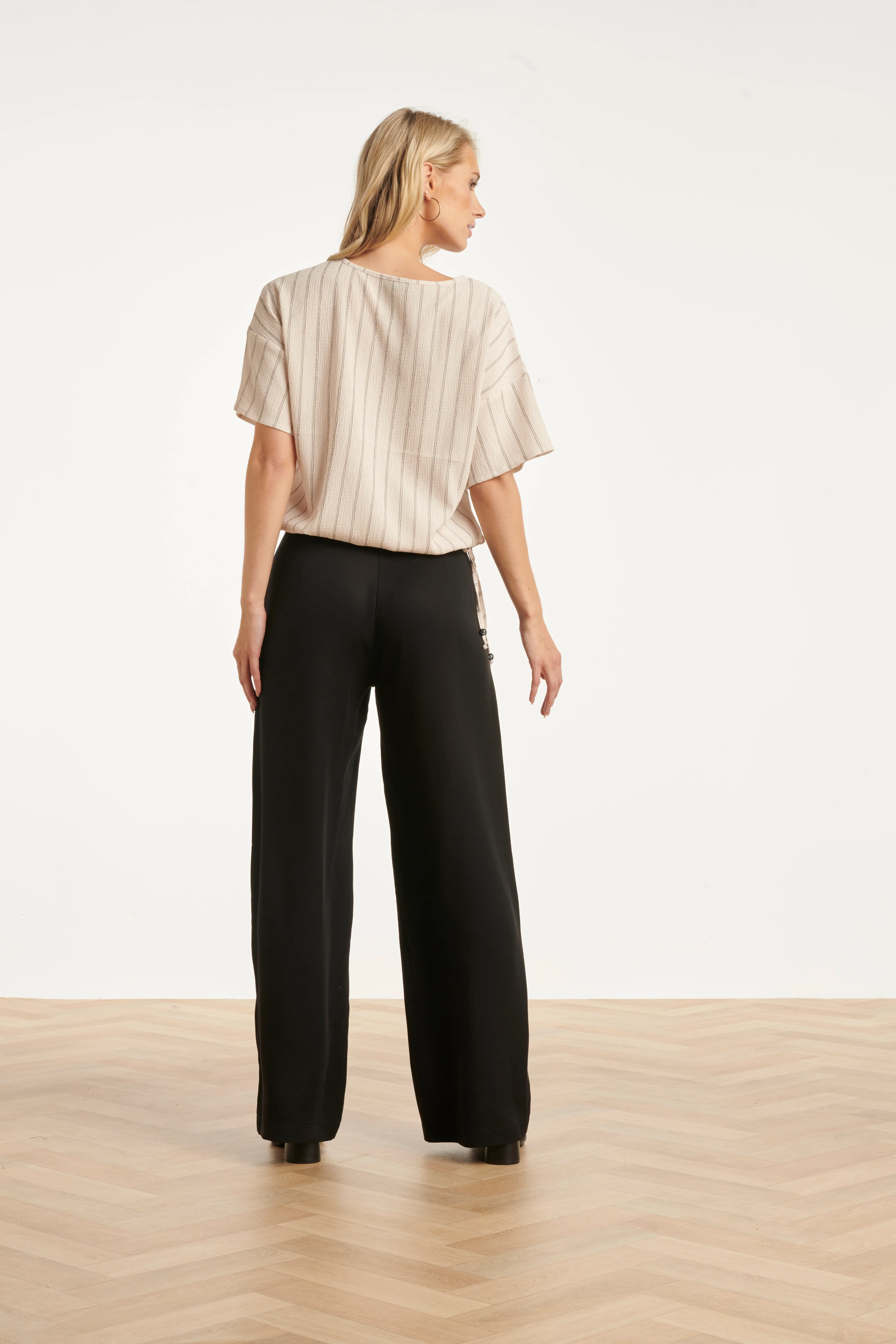 Gestreepte Top Met Ingeweven Structuur En Verstelbare Zoom | Off White - Black - Image 11