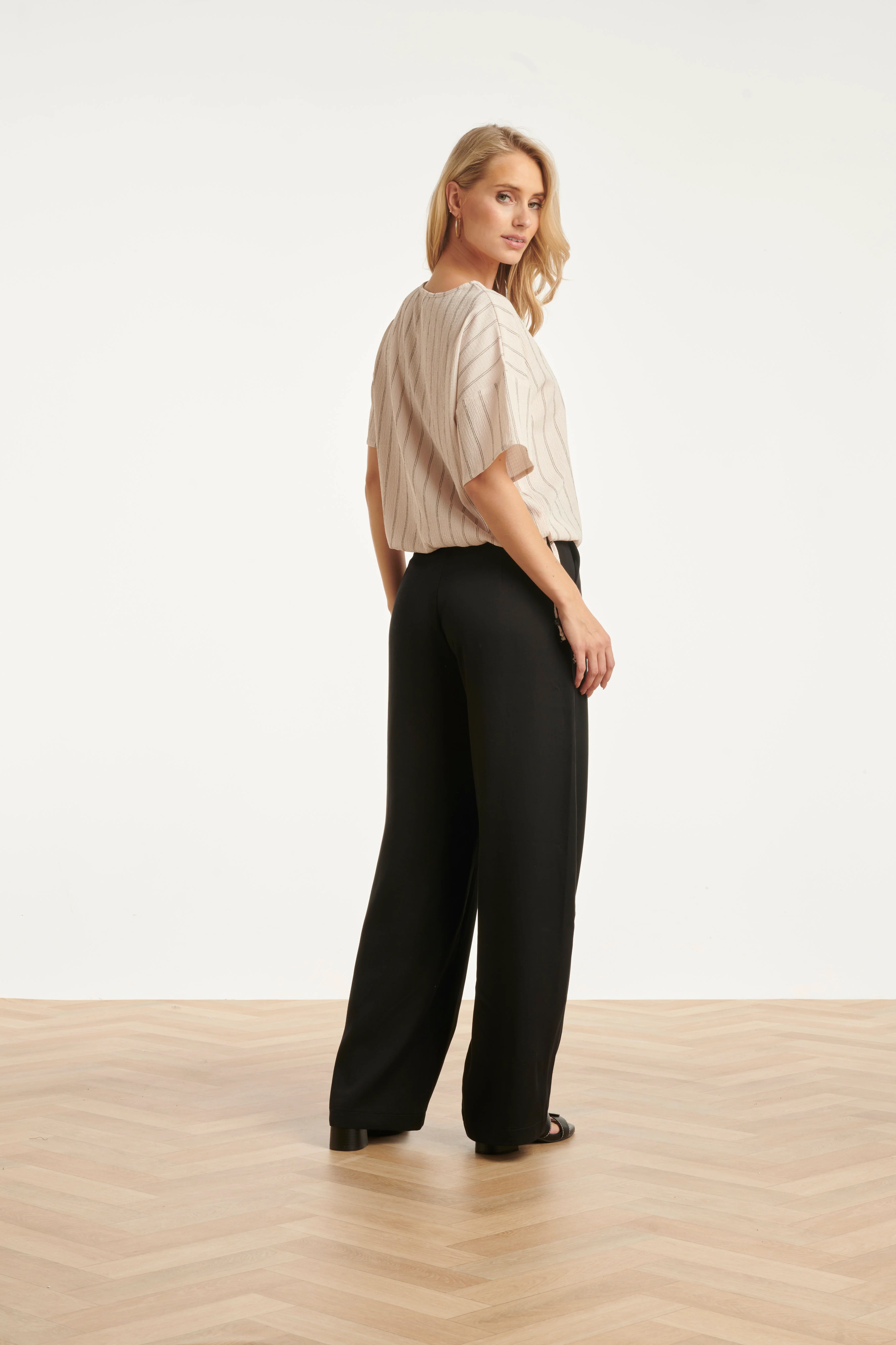 Gestreepte Top Met Ingeweven Structuur En Verstelbare Zoom | Off White - Black - Image 9