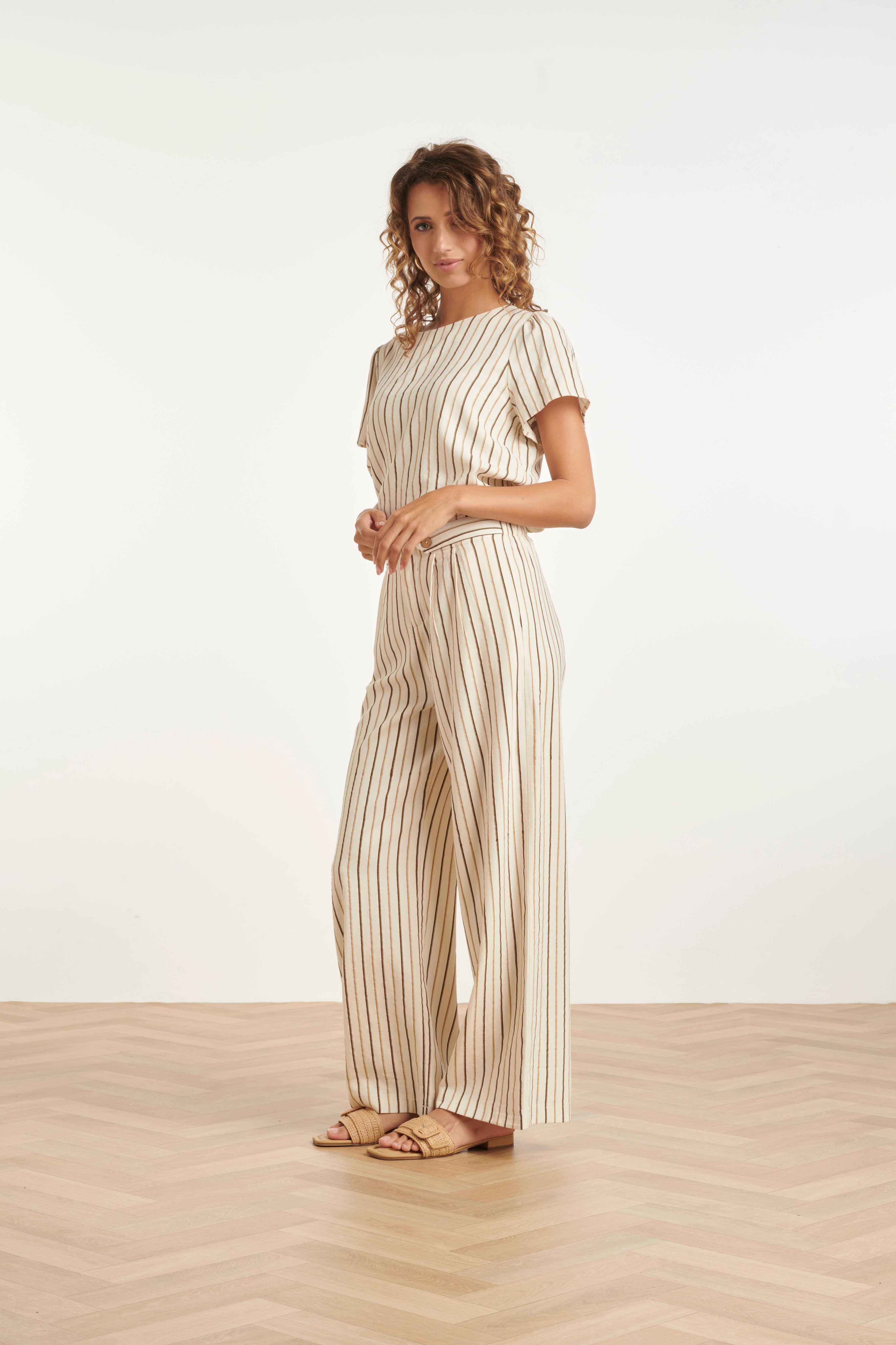 Gestreepte Wide Leg Broek Met Knoopdetail | Sand - Brown - Image 4
