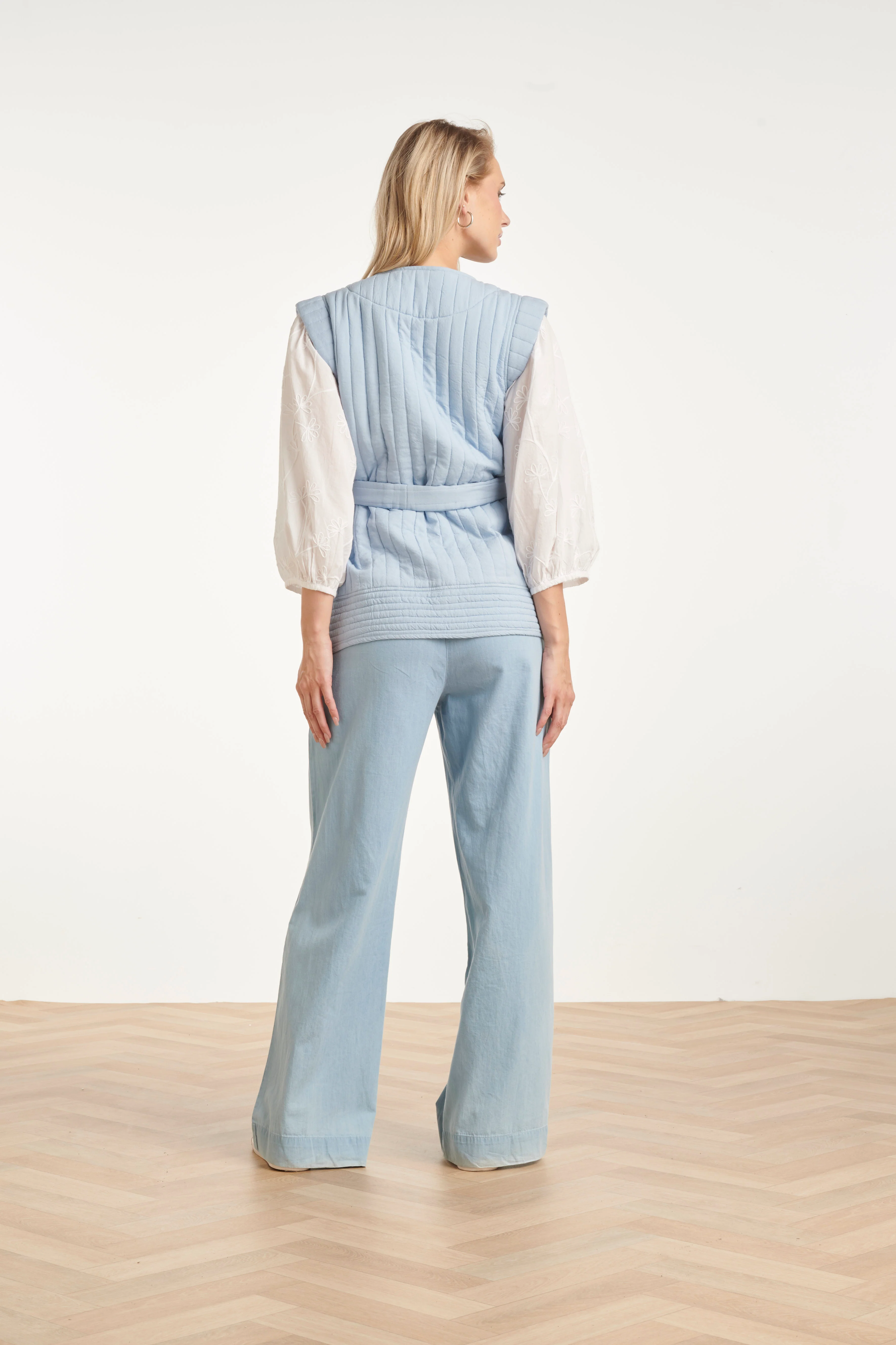 Gevoerde Bodywarmer Met Strikceintuur | Denim - Image 6