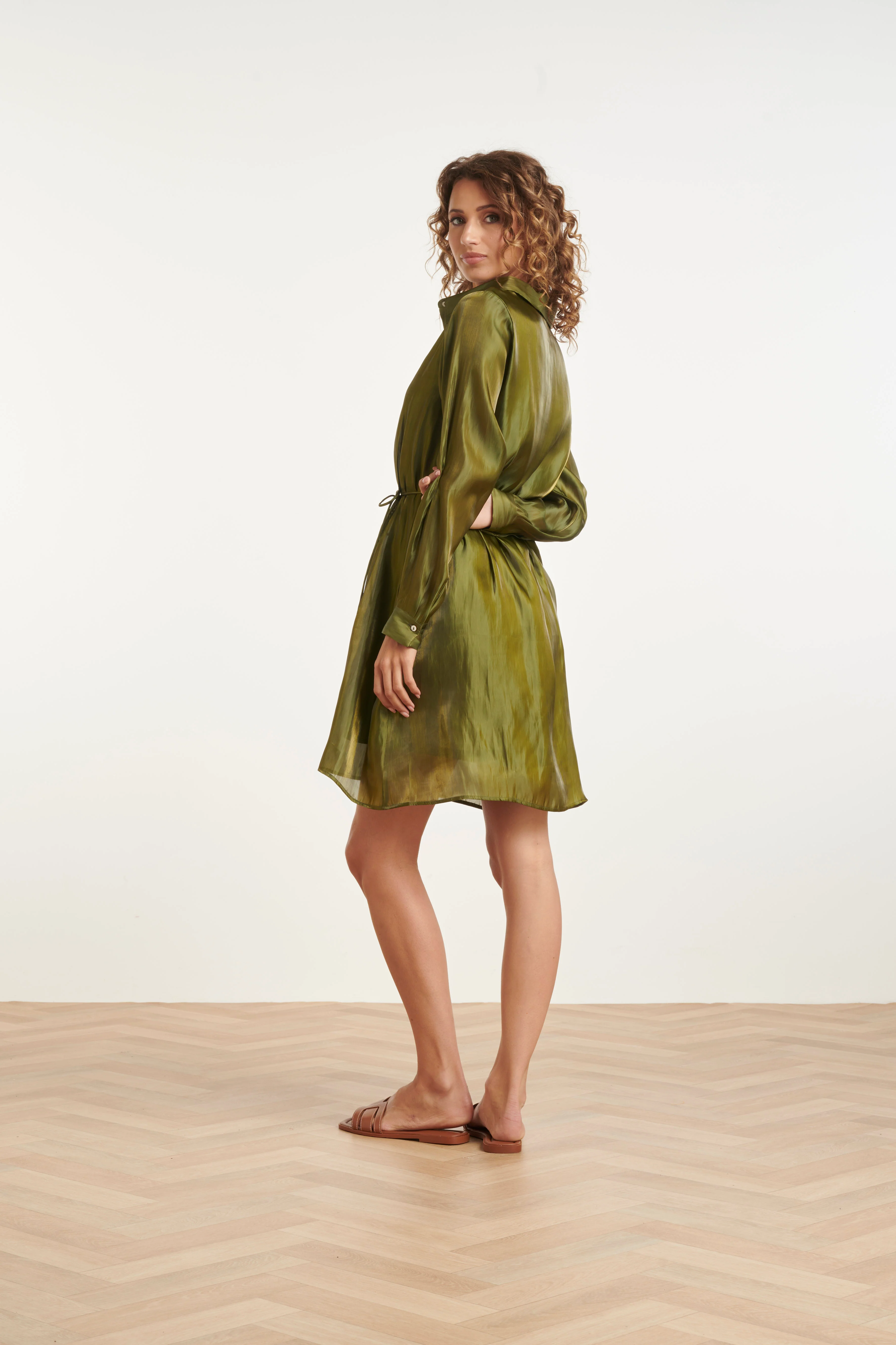 Glanzende Midi-Jurk Met Taillekoord | Army - Image 5