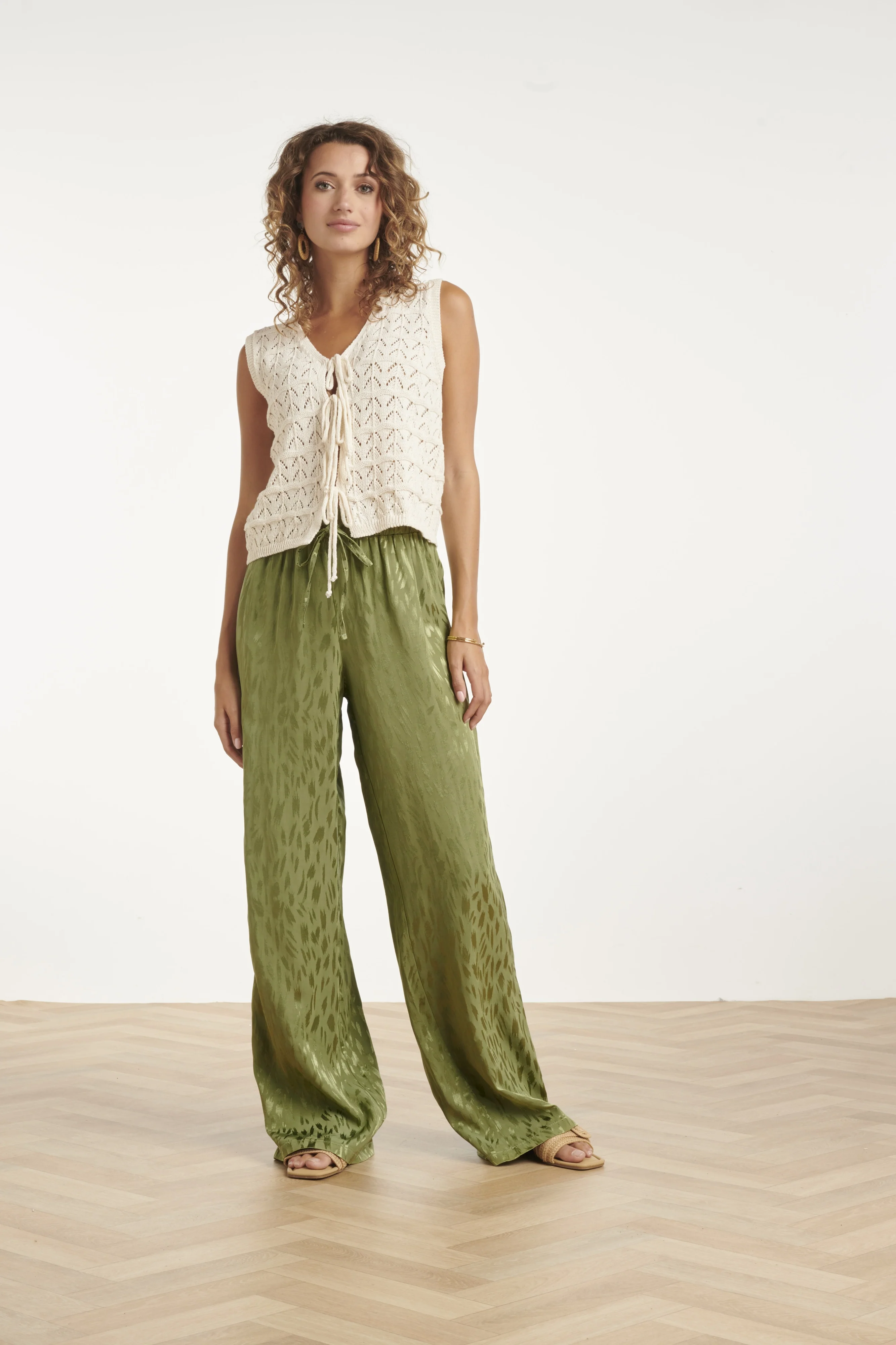 Glinsterende Wide-Leg Pantalon Met Dieren Print In Olijfgroen | Army - Image 2