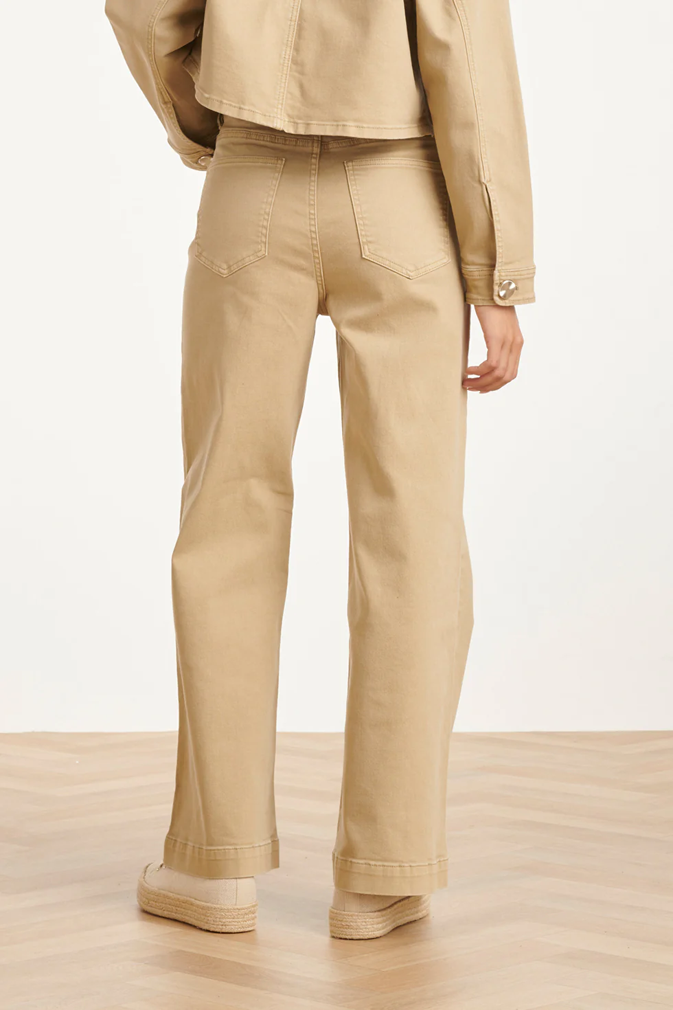 High-Waisted Wide Leg Jeans | Dark Sand - Image 12