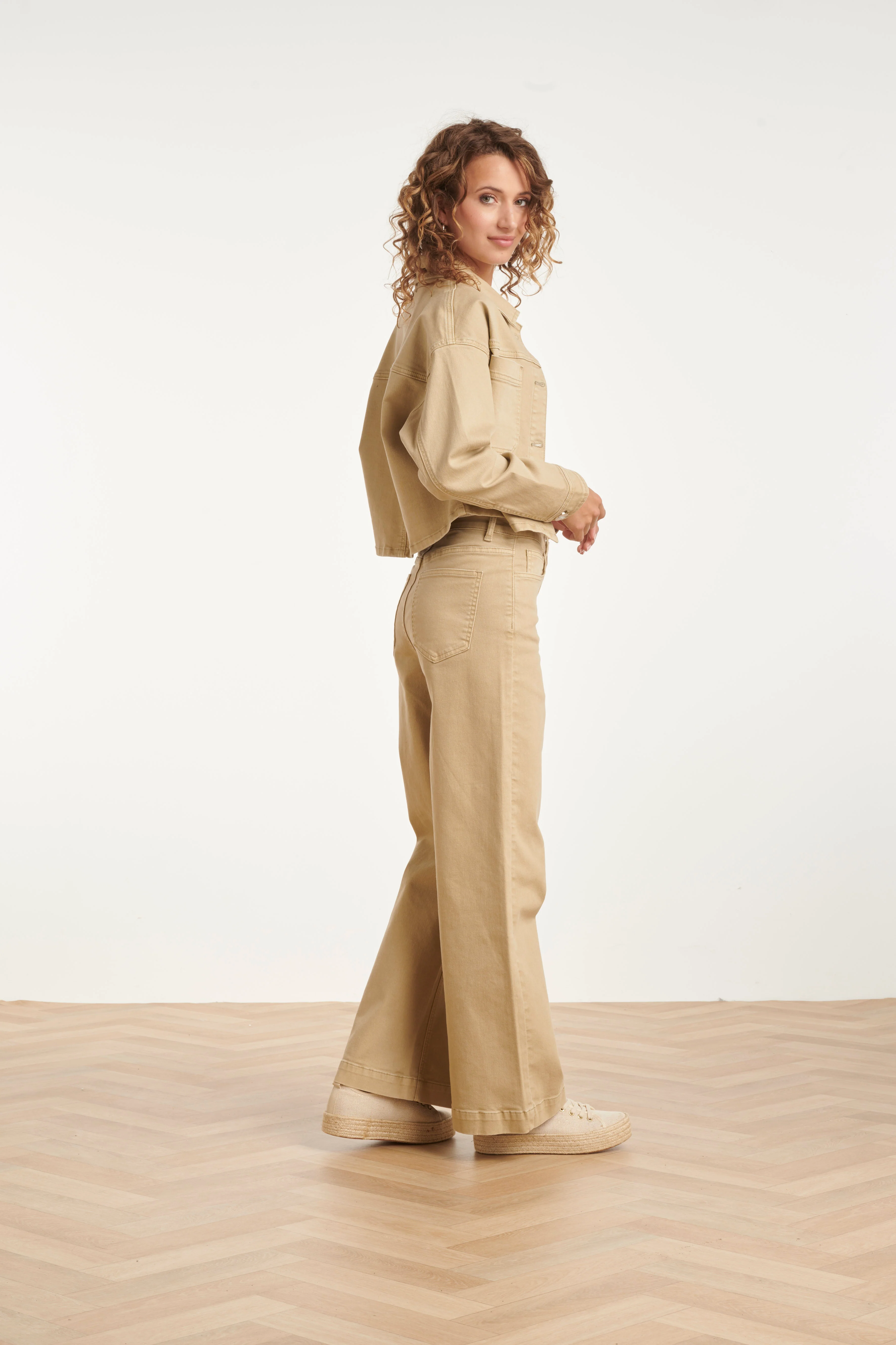 High-Waisted Wide Leg Jeans | Dark Sand - Image 7