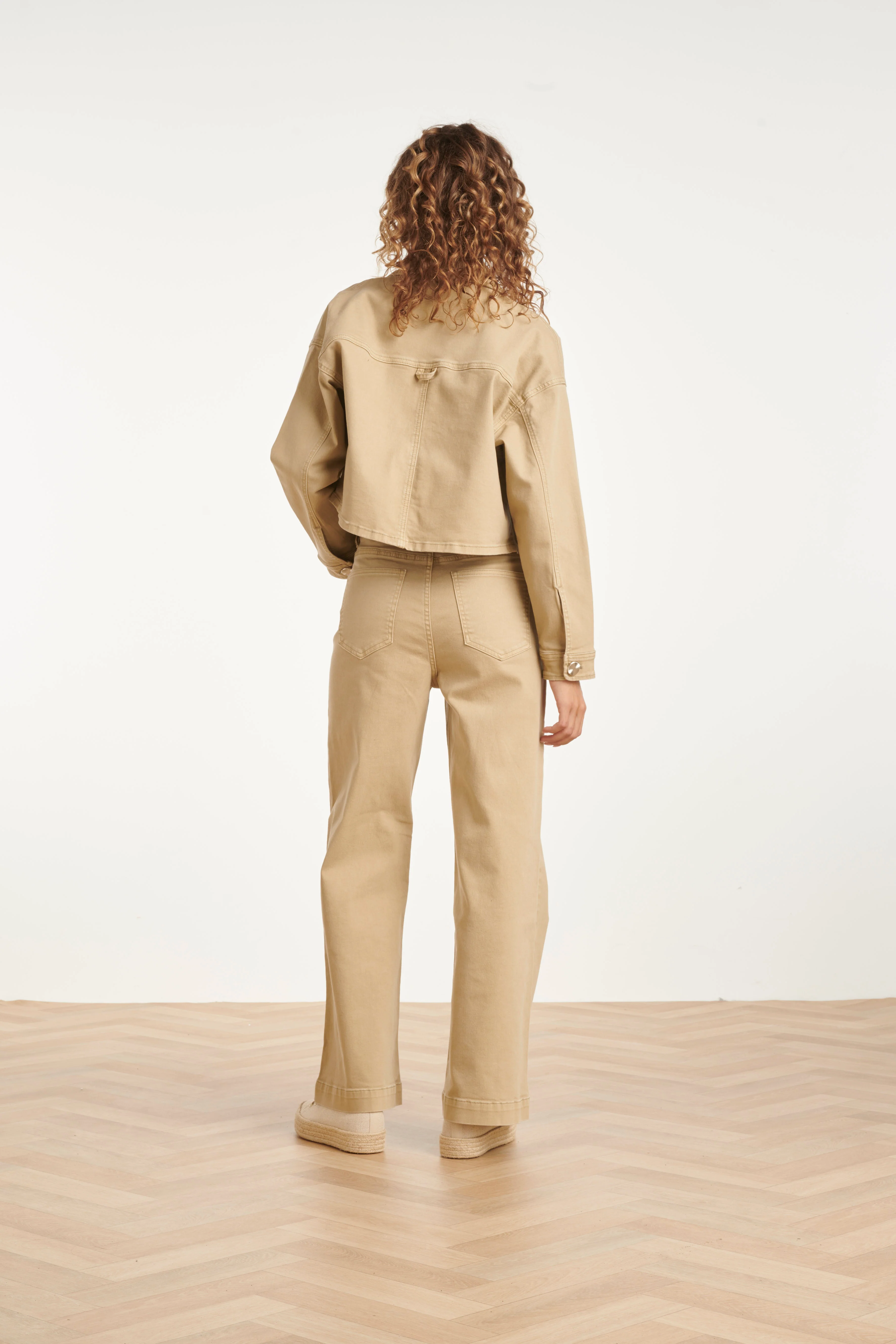 High-Waisted Wide Leg Jeans | Dark Sand - Image 9