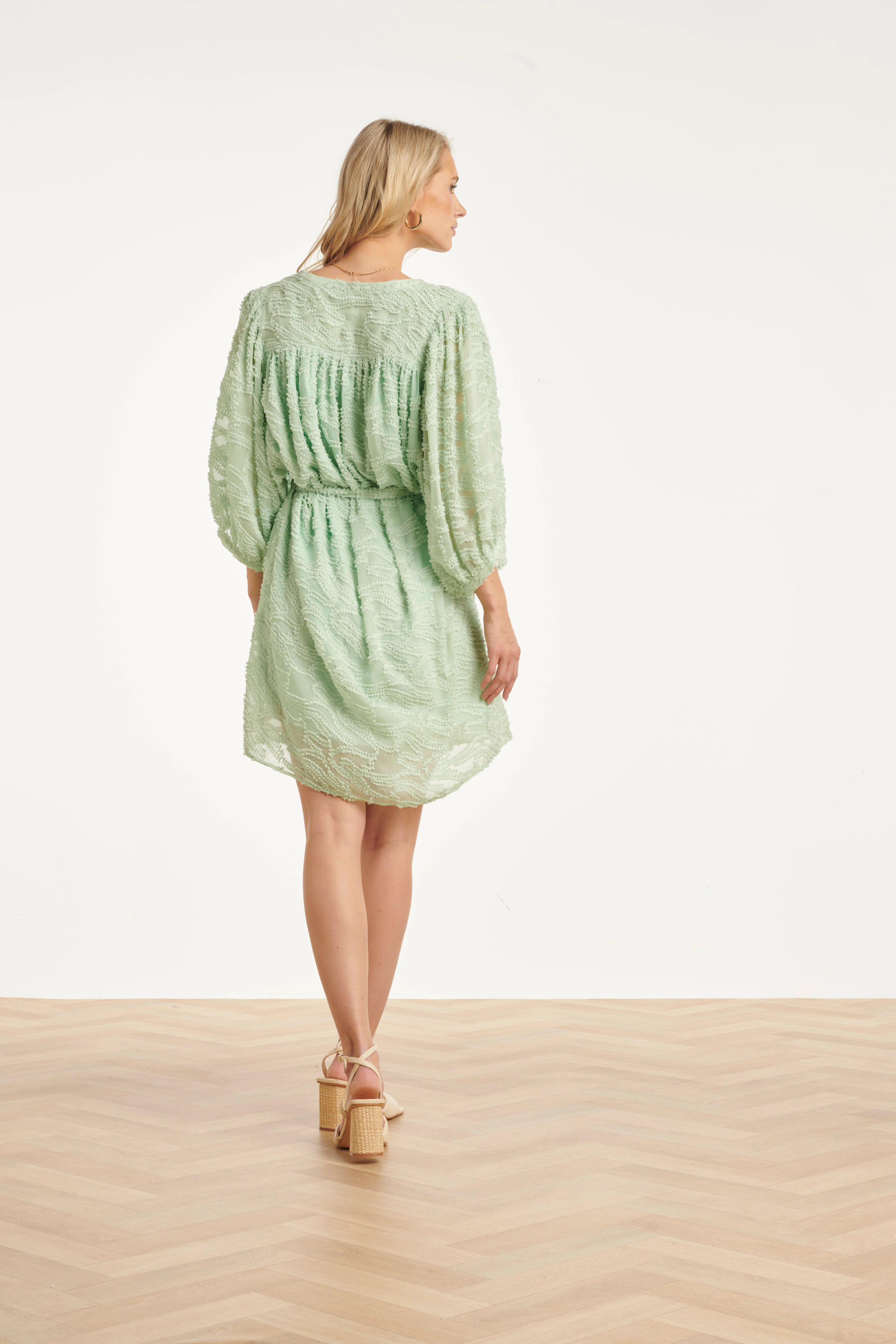 Jurk Met Abstracte Structuurstof | Soft Green - Image 11
