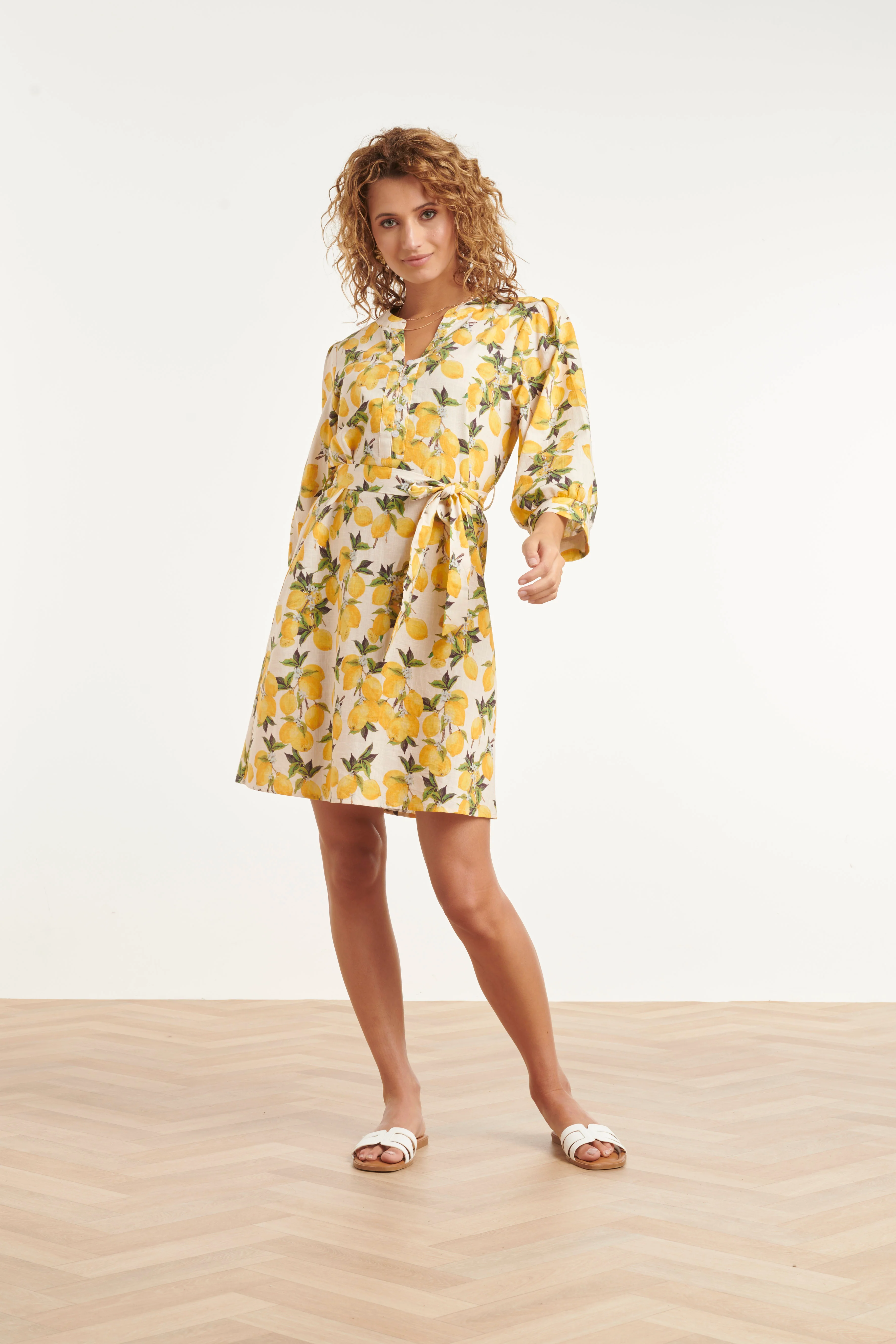 Jurk Met Citroenprint In Geel En Groen Met Ceintuur | Off White - Yellow - Image 3
