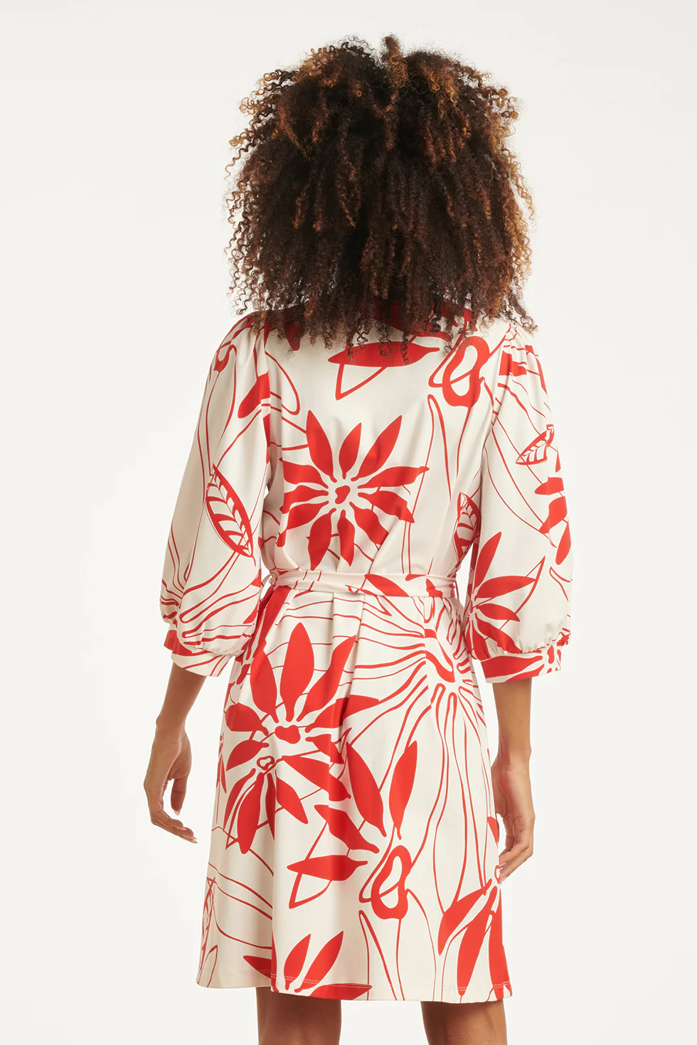 Jurk Met Rode Bloemenprint In Comfortabele Travelstof | White - Red - Image 6