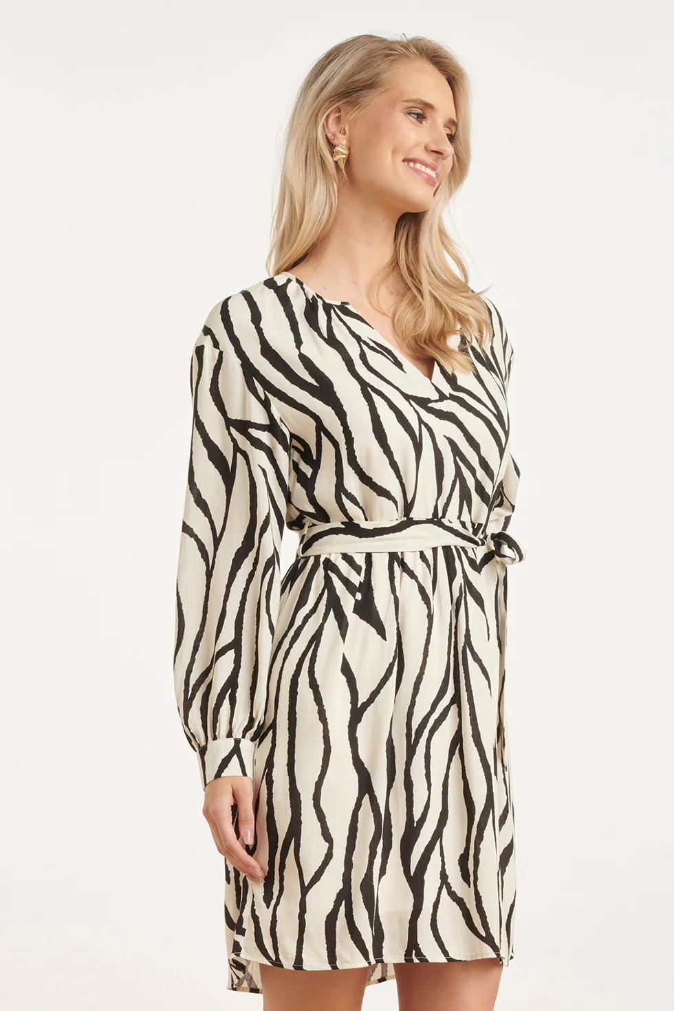 Knielange Jurk Met Zebra Print En Ceintuur In Off-White En Zwart | Off White - Black - Image 4