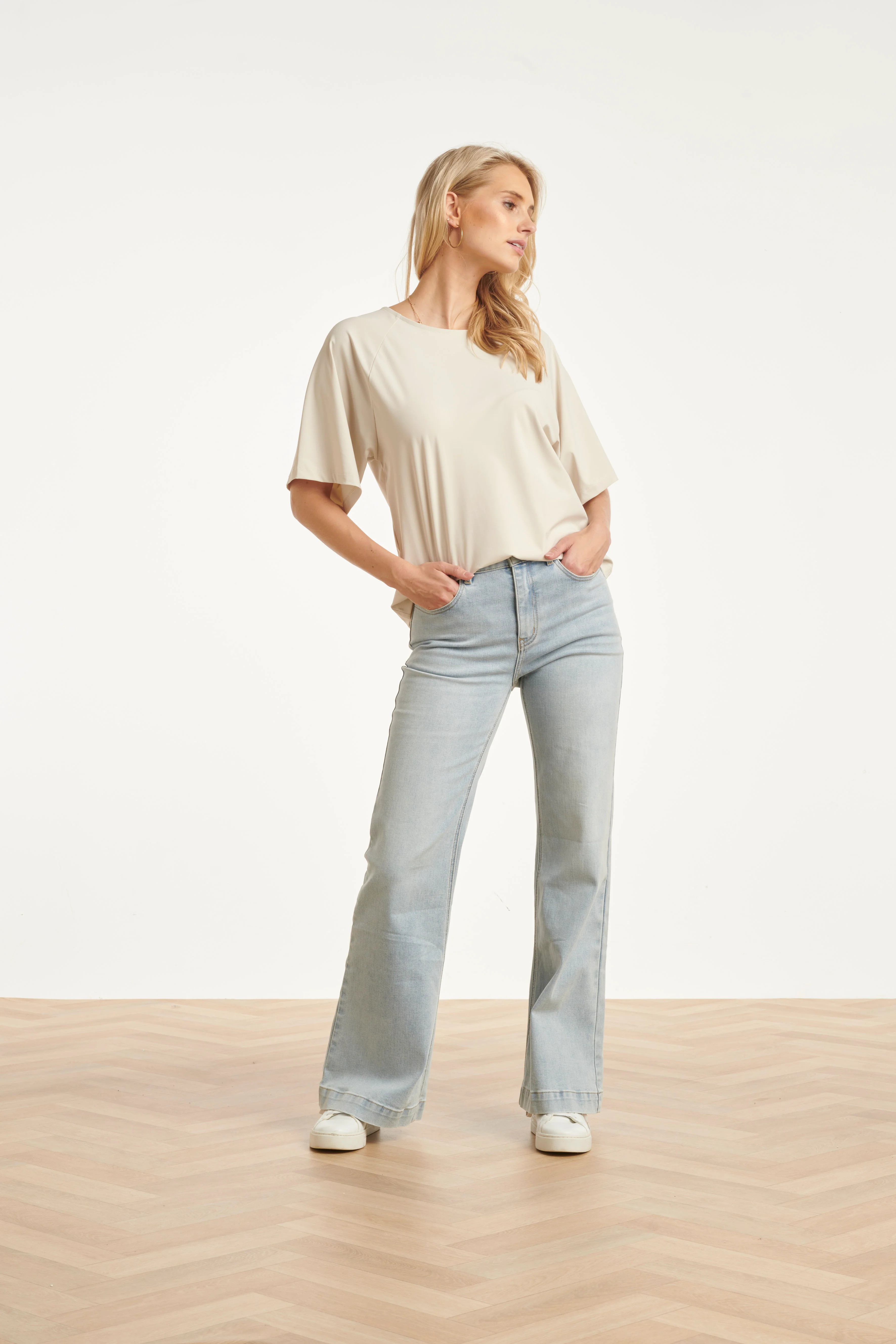 Kobaltblauwe Travel Top Met Korte Mouwen En Ronde Hals | Sand
