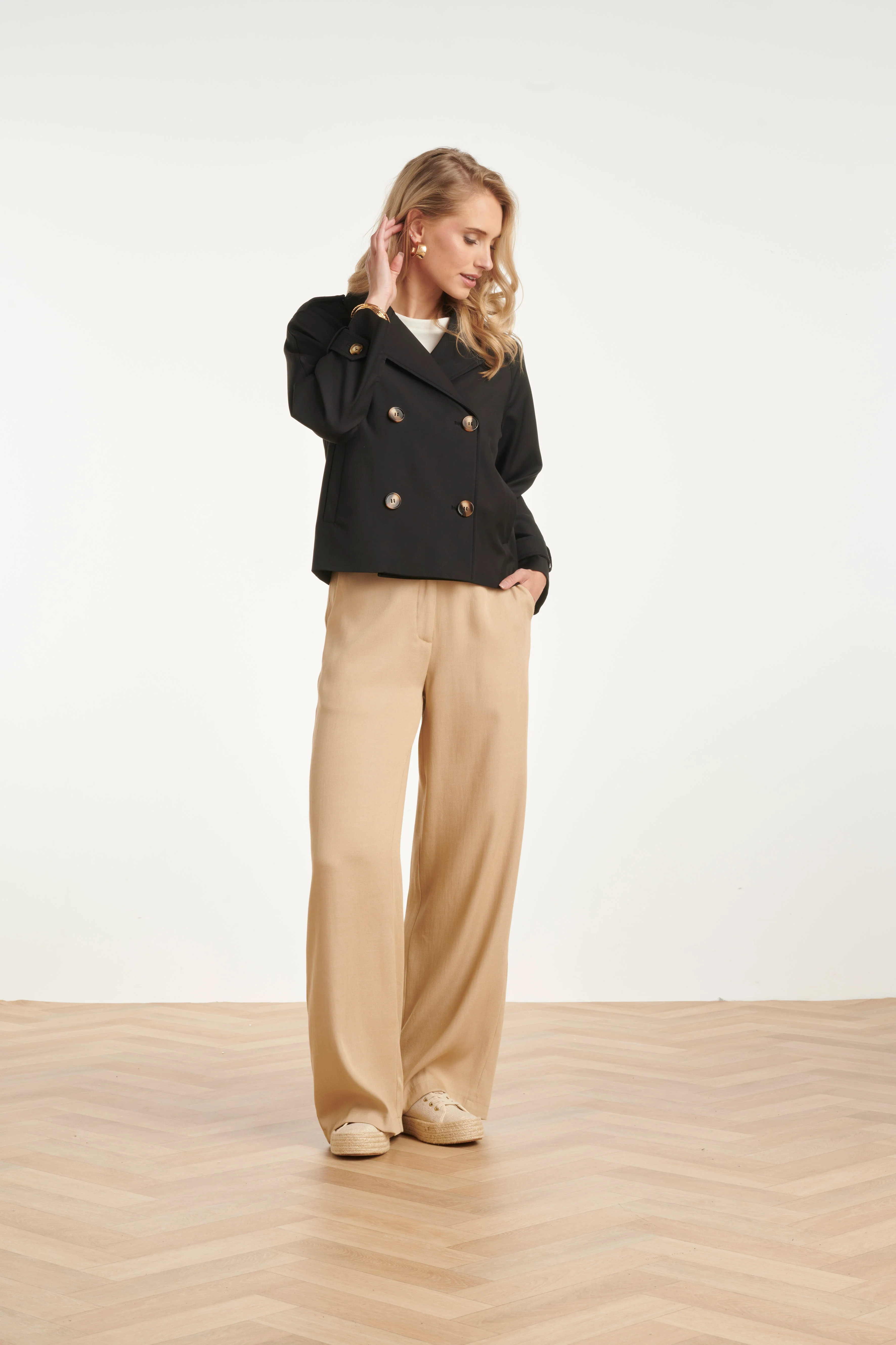Kort Double-Breasted Trench Coat | Black - Image 5