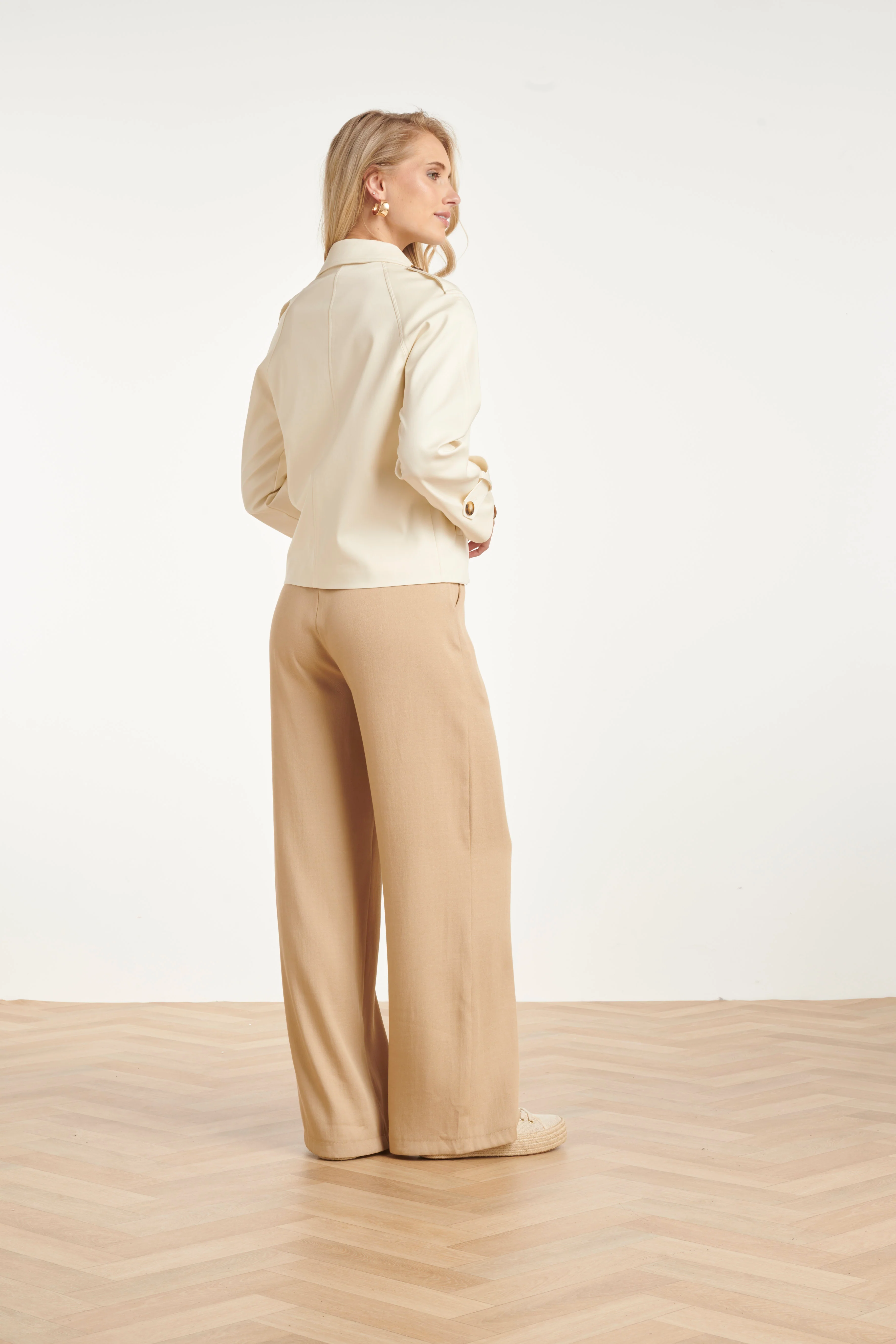 Kort Double-Breasted Trench Coat | Off White - Image 10
