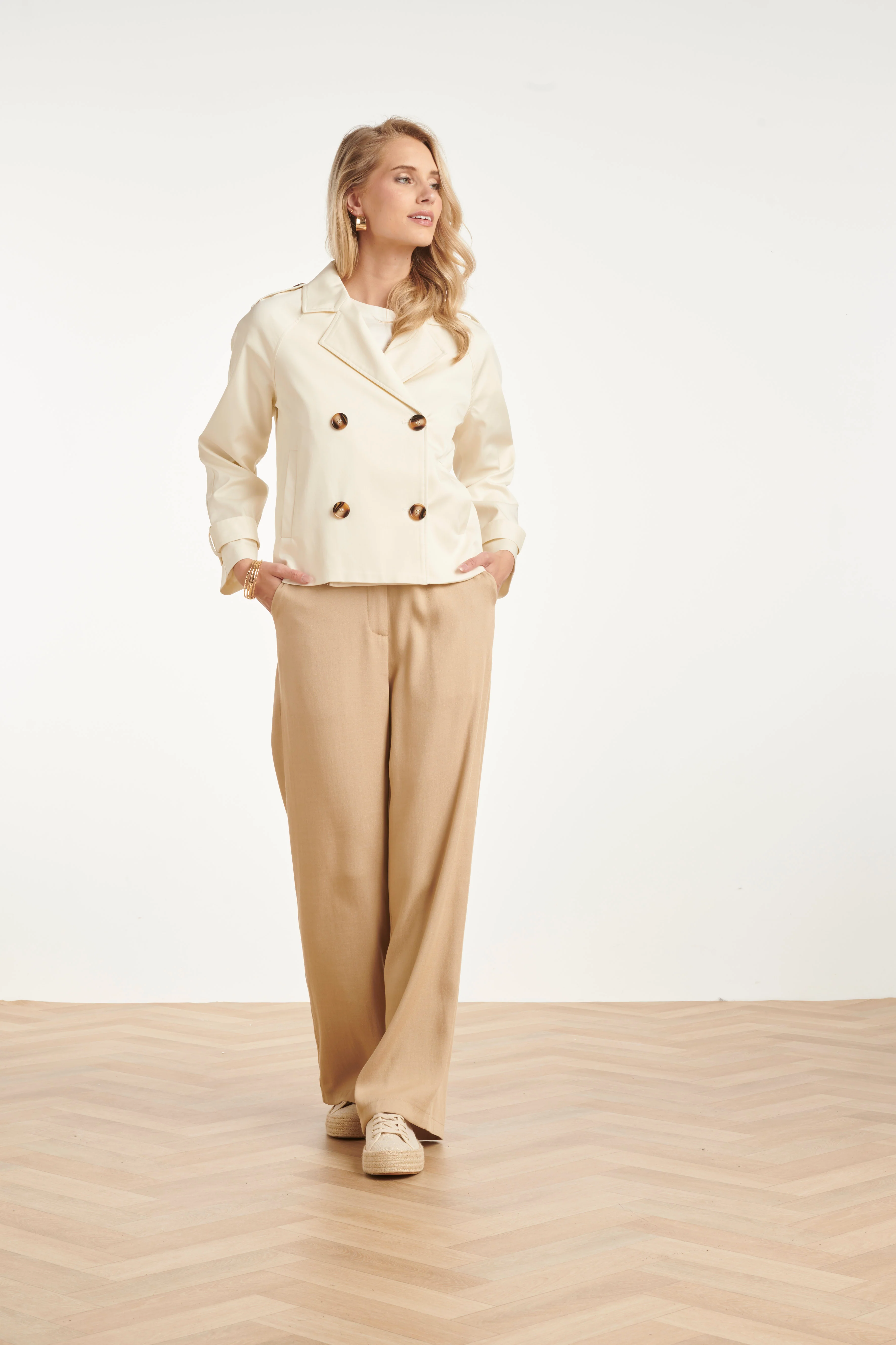 Kort Double-Breasted Trench Coat | Off White - Image 6