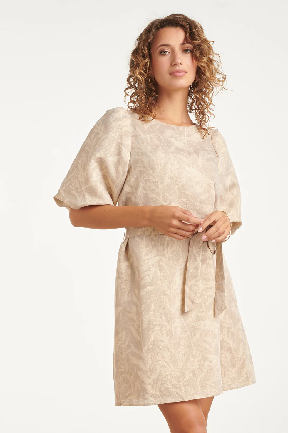 Korte Jurk Met Bladprint En Lurex Stof | Dark Sand - Gold - Image 4