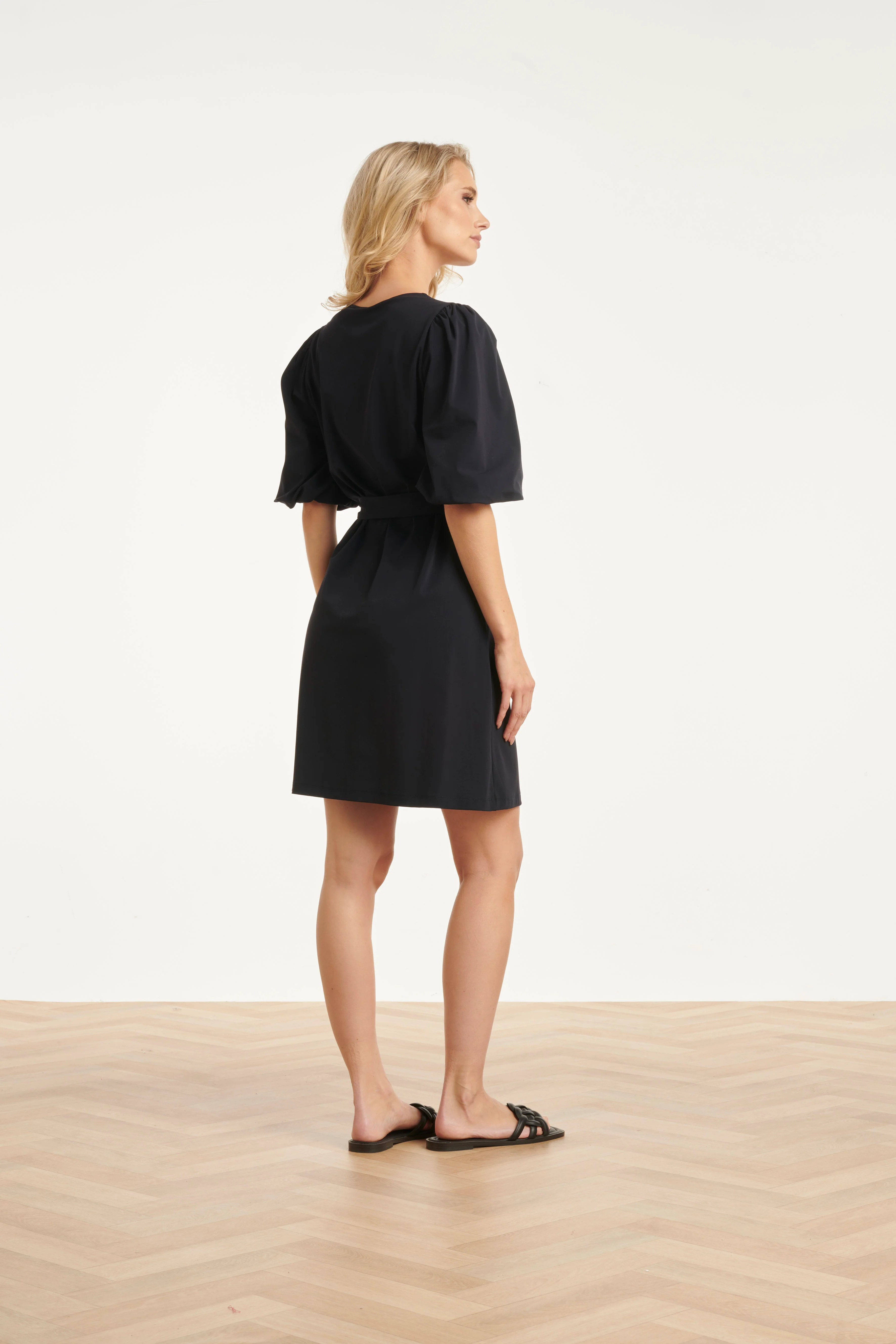 Korte Travel Kwaliteit V-Hals Jurk Met Ceintuur | Navy - Image 5
